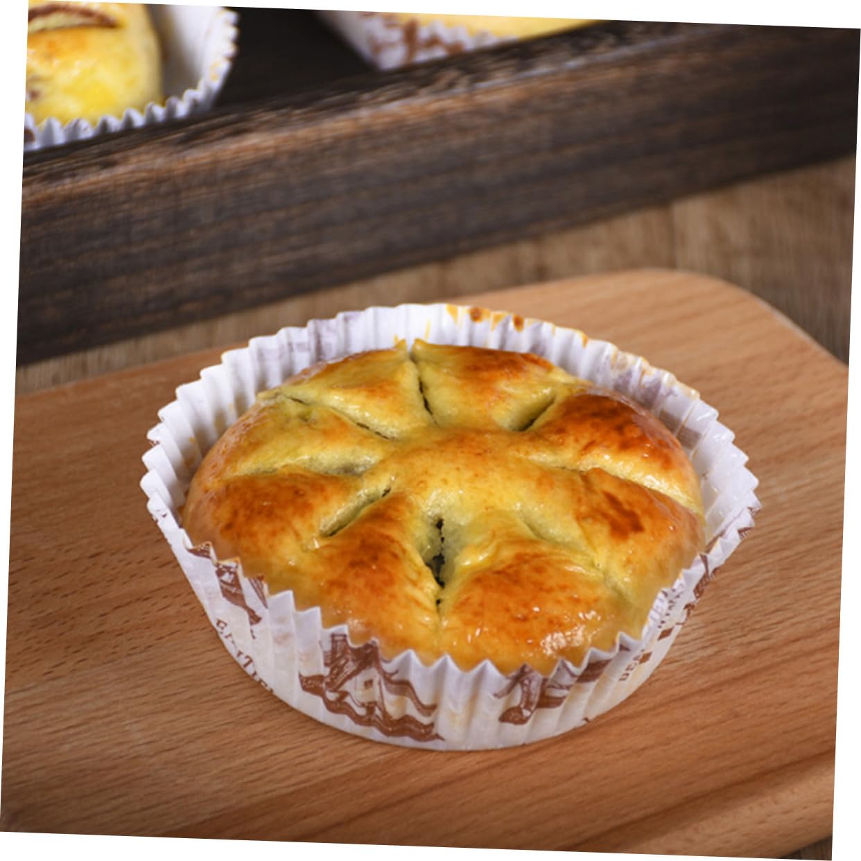 200 Stück Teiliges Cupcake Papierförmchen Hitzebeständig Lebensmittelecht Vielseitig Einsetzbar für Muffins Kuchen Backen Geburtstag Hochzeit Party