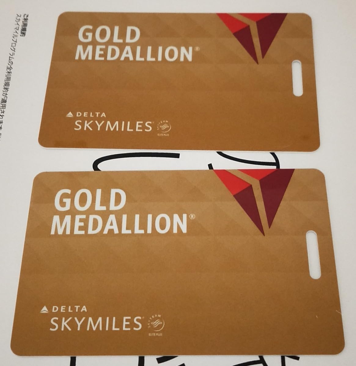 Amazon.co.jp デルタ航空 ゴールドメダリオン会員 手荷物用タグ2枚 スカイチーム Delta Airlines Gold