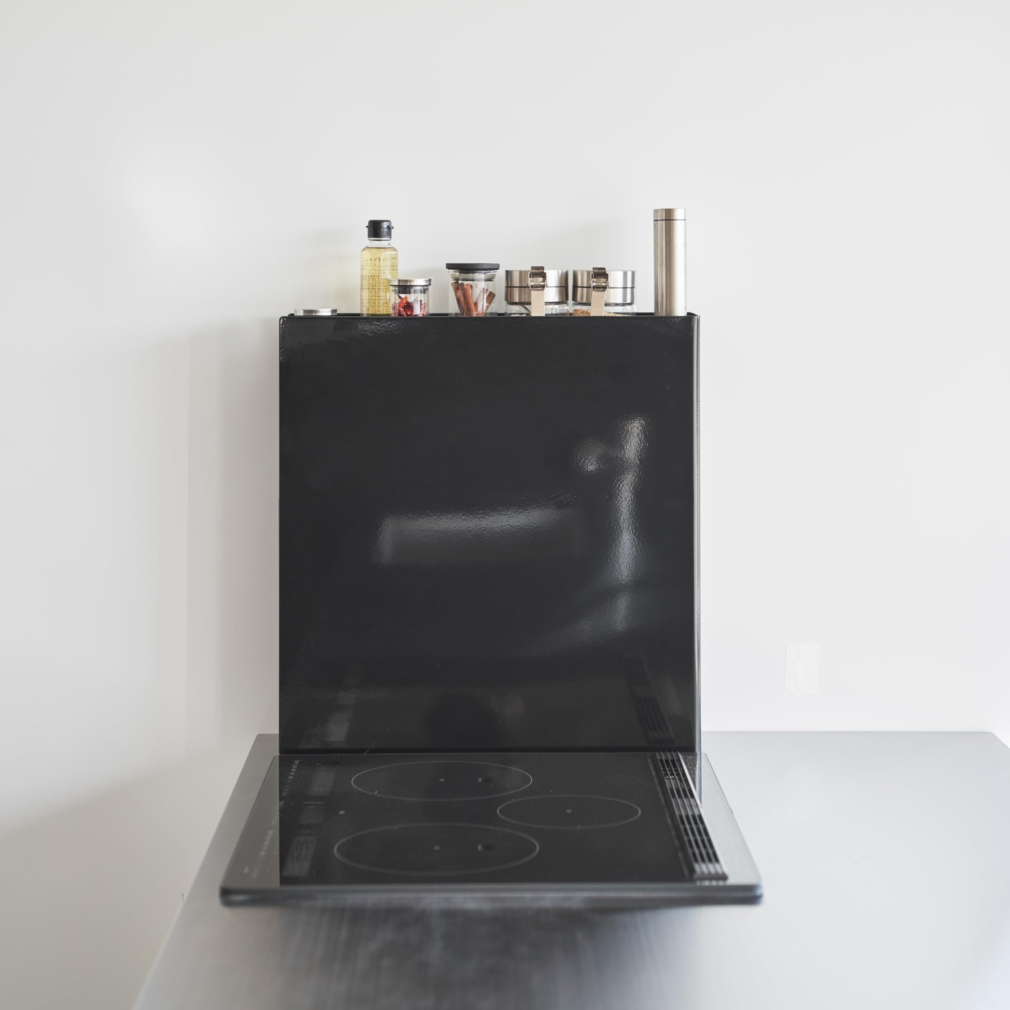 YAMAZAKI TOWER Étagère coulissante 2 niveaux pour épices et assaisonnements, en acier - organiseur, support, condiments, épices, cuisine - 50-93 x 12,5 x 52,5 cm, design japonais, noir