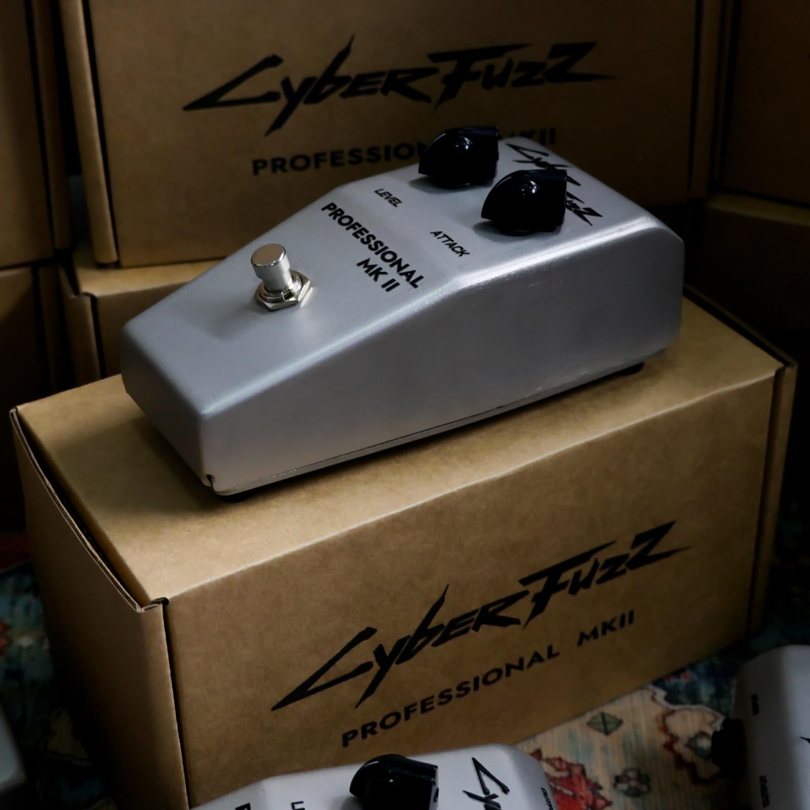 Amazon.com: Handwired Classic Electric Guitar Fuzz Pedal，PRO MK-2