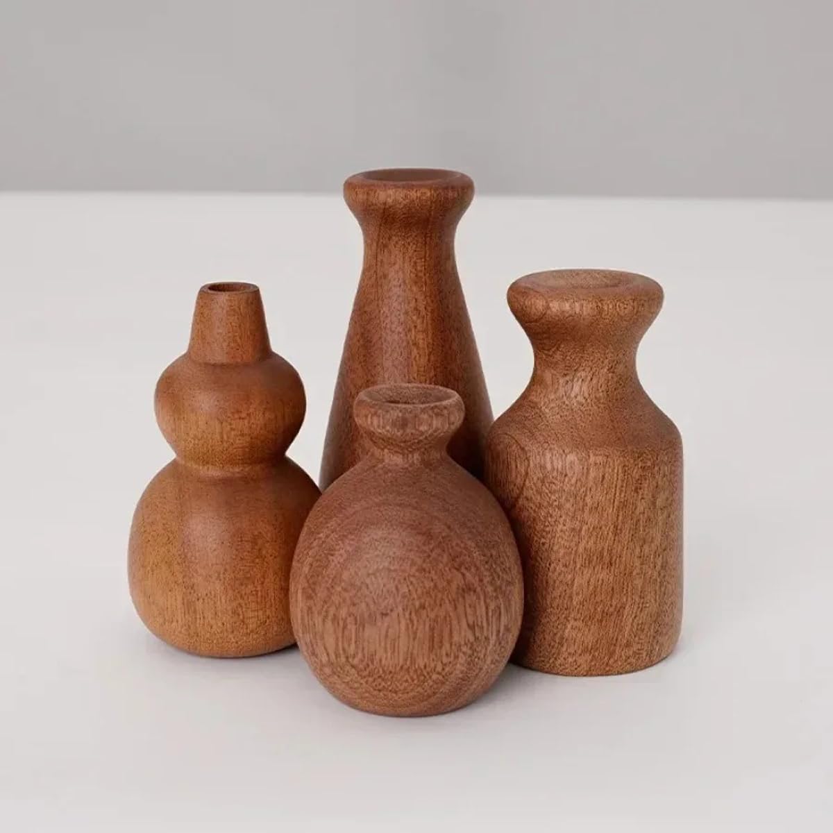 Small Wooden Vase, 1 Piece Warm Reddish-Brown Tone with Natural Wood Grain Decorative Vase for Home Living Room, Office, Hotel Lobby and Art Display