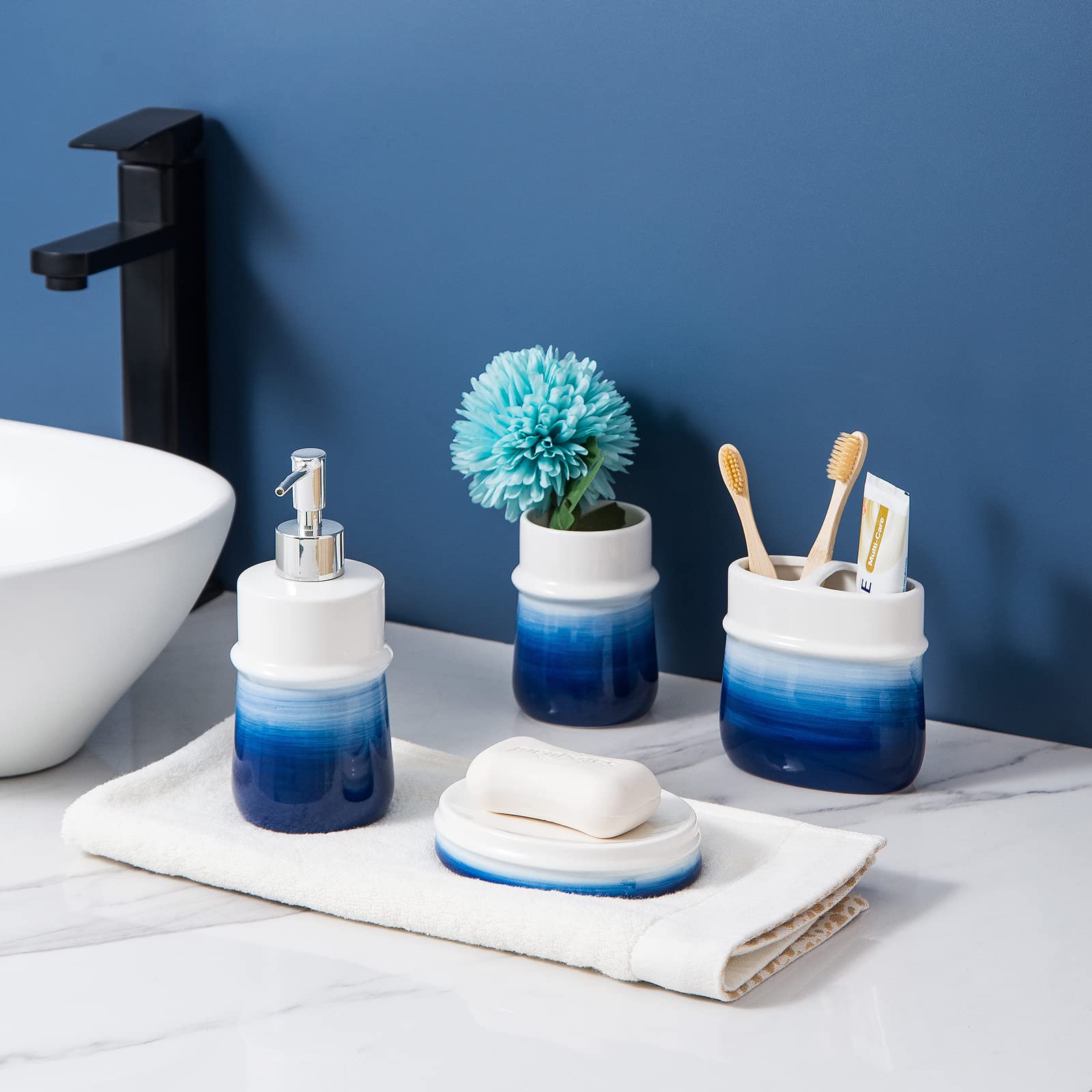 Ensemble d'accessoires de Salle de Bain Bleu Marine, 4 pièces en céramique Bleu Marine, Comprend Une Tasse à Brosse à Dents, Un Distributeur de Savon, Un Porte-Savon, Un gobelet