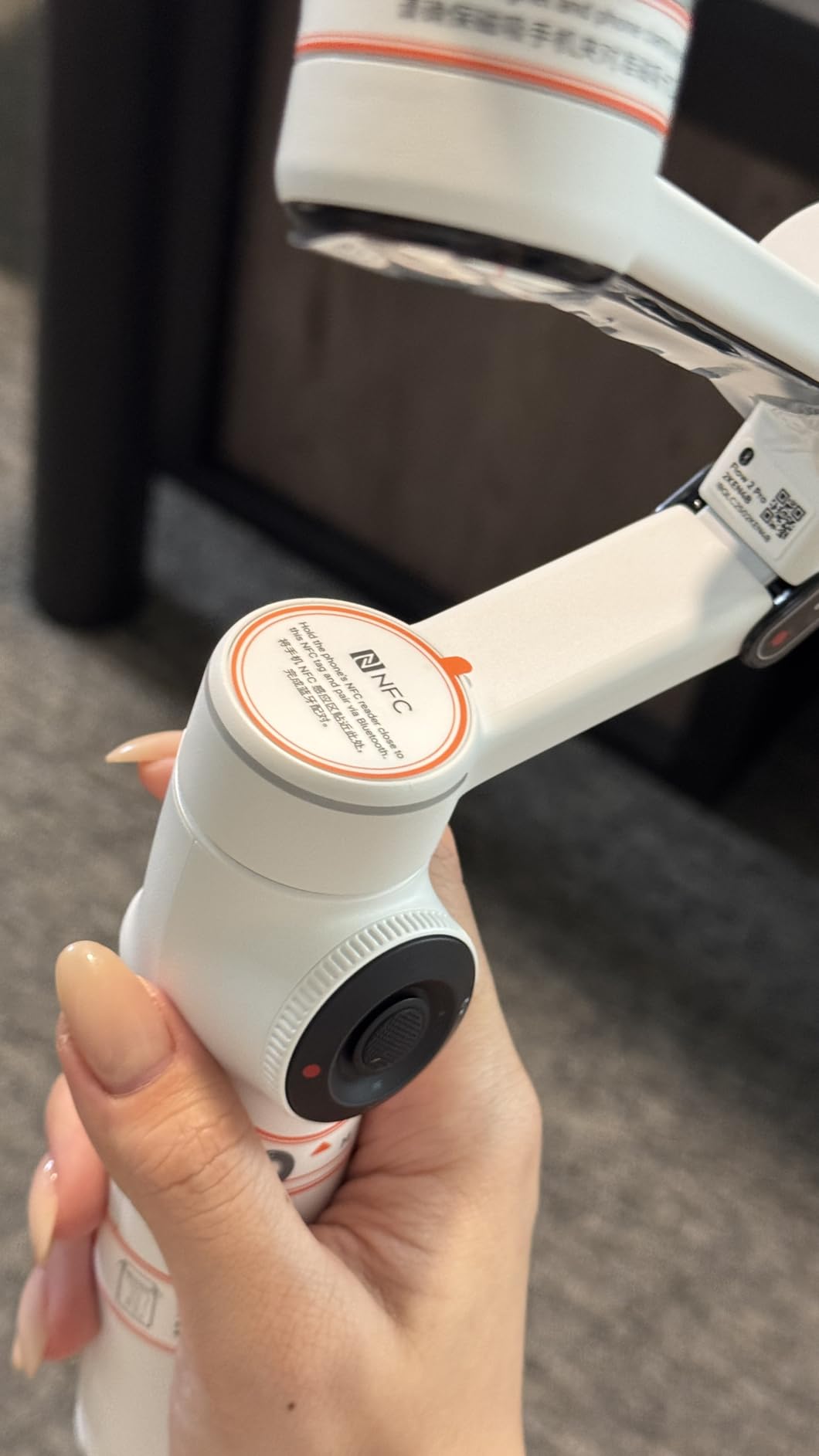 最新機種　Insta360 Flow 2 Pro Best Phone Gimbals | Insta360 Flow 2 Series with AI Tracking