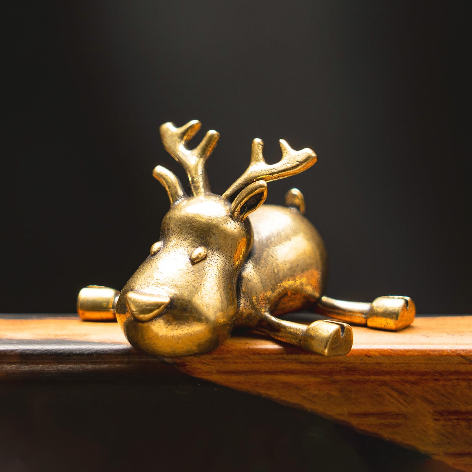 CHOVY Vintage Brass Mini Cute Reindeer Statue - Ideal Artistic Decoration for Home, Office, or Cafe - Perfect for Bookshelves, Living Rooms, and Desktops - Adds Charm to Christmas, and New Year Decor