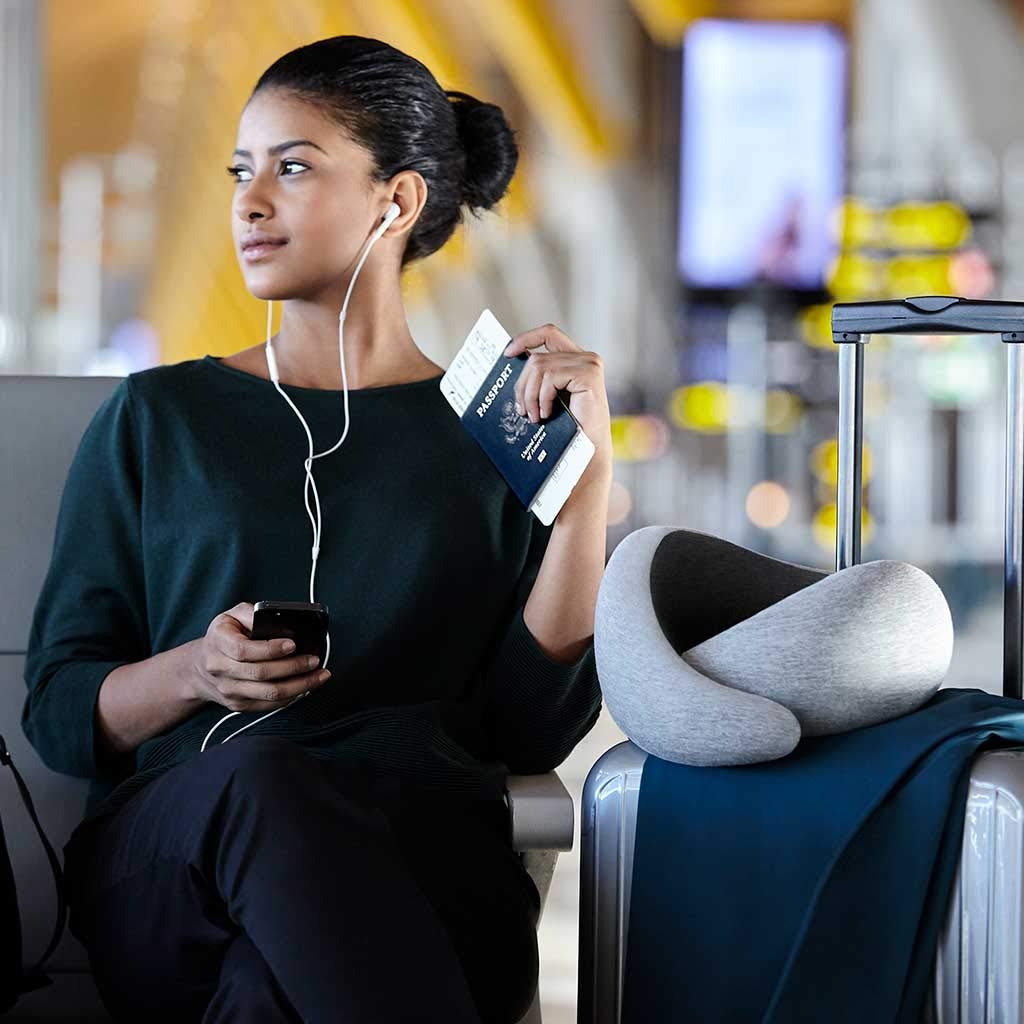 Amazon｜OSTRICHPILLOW GO 形状記憶型旅行用枕で飛行機、自動車 飛行 