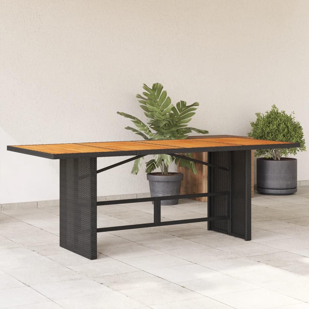 Mesa de jardín para cenas en la terraza y cenas familiares de exterior