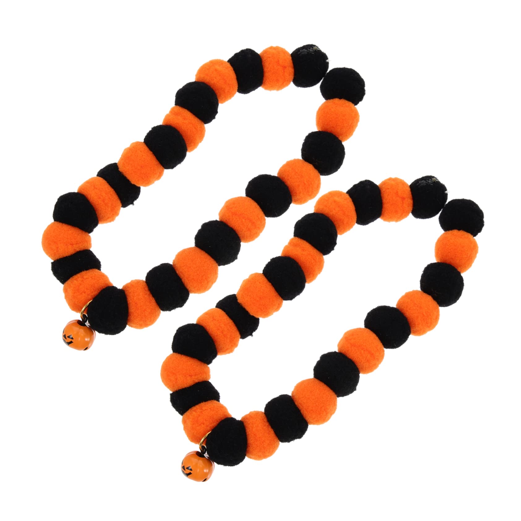 Collares de calabaza decorativos para que tus gatos disfruten un tierno Halloween