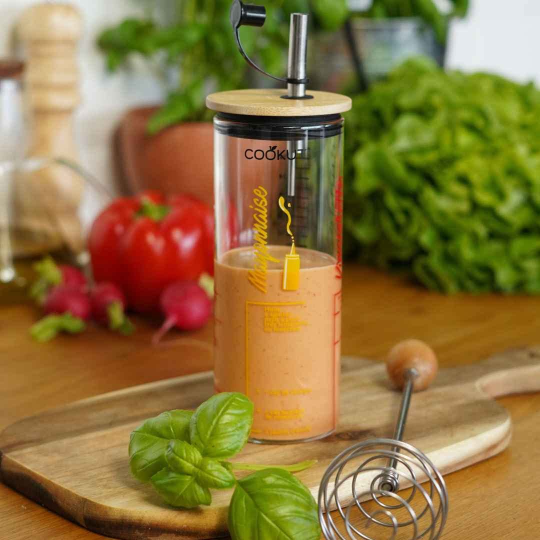 COOKUT - Shaker Saucen - 99 Leckere und Unfehlbare Hausgemachte Saucen in Weniger als 2 Minuten! Vinaigrette, Mayonnaise, Ketchup, Saucen für Fleisch und Desserts