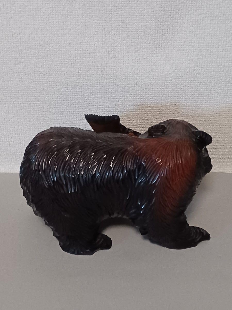 Amazon.co.jp: 木彫り熊の置物鮭を咥えた熊北海道民芸品 オブジェ