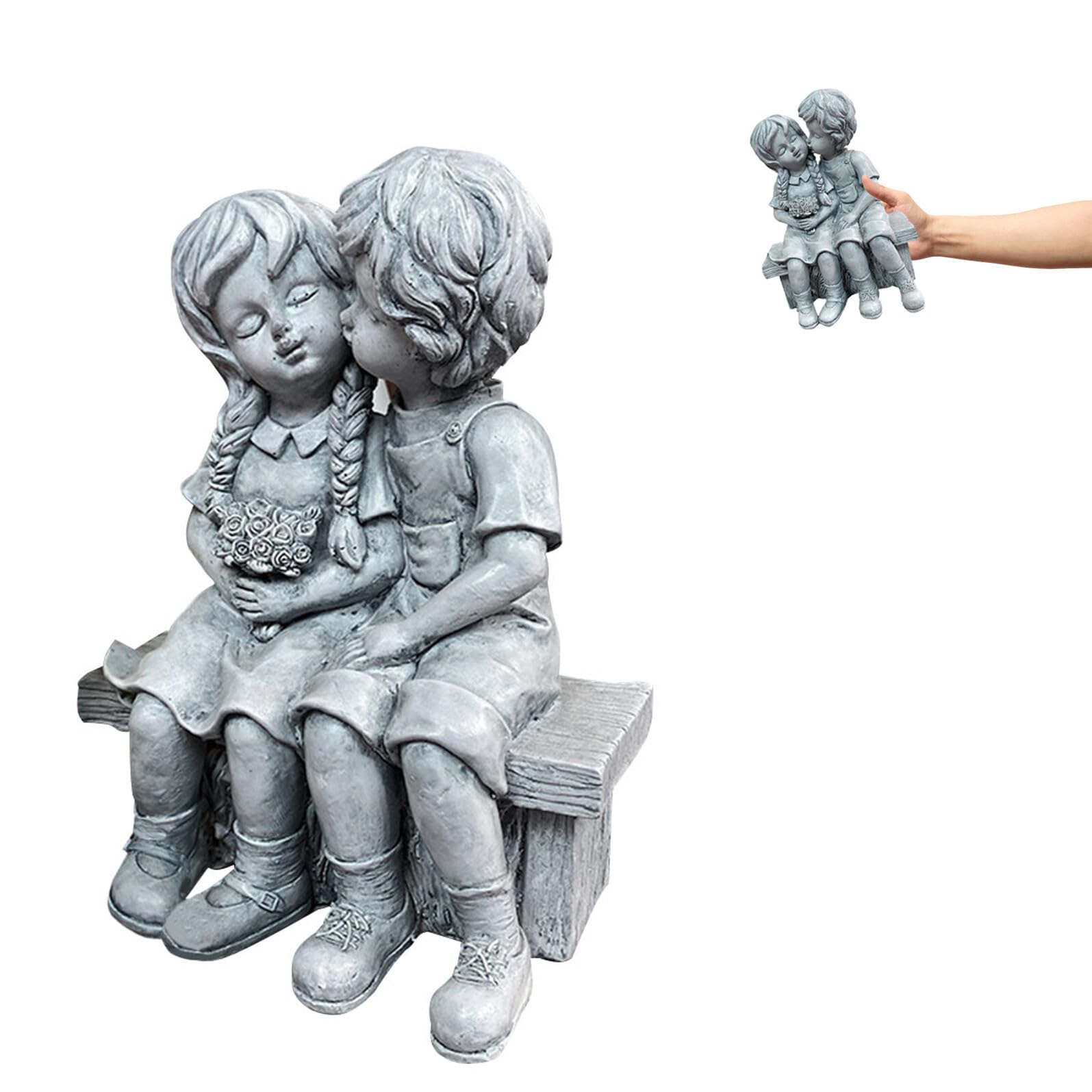 Figurine garçon embrassant fille forme vivante cadeau idéal