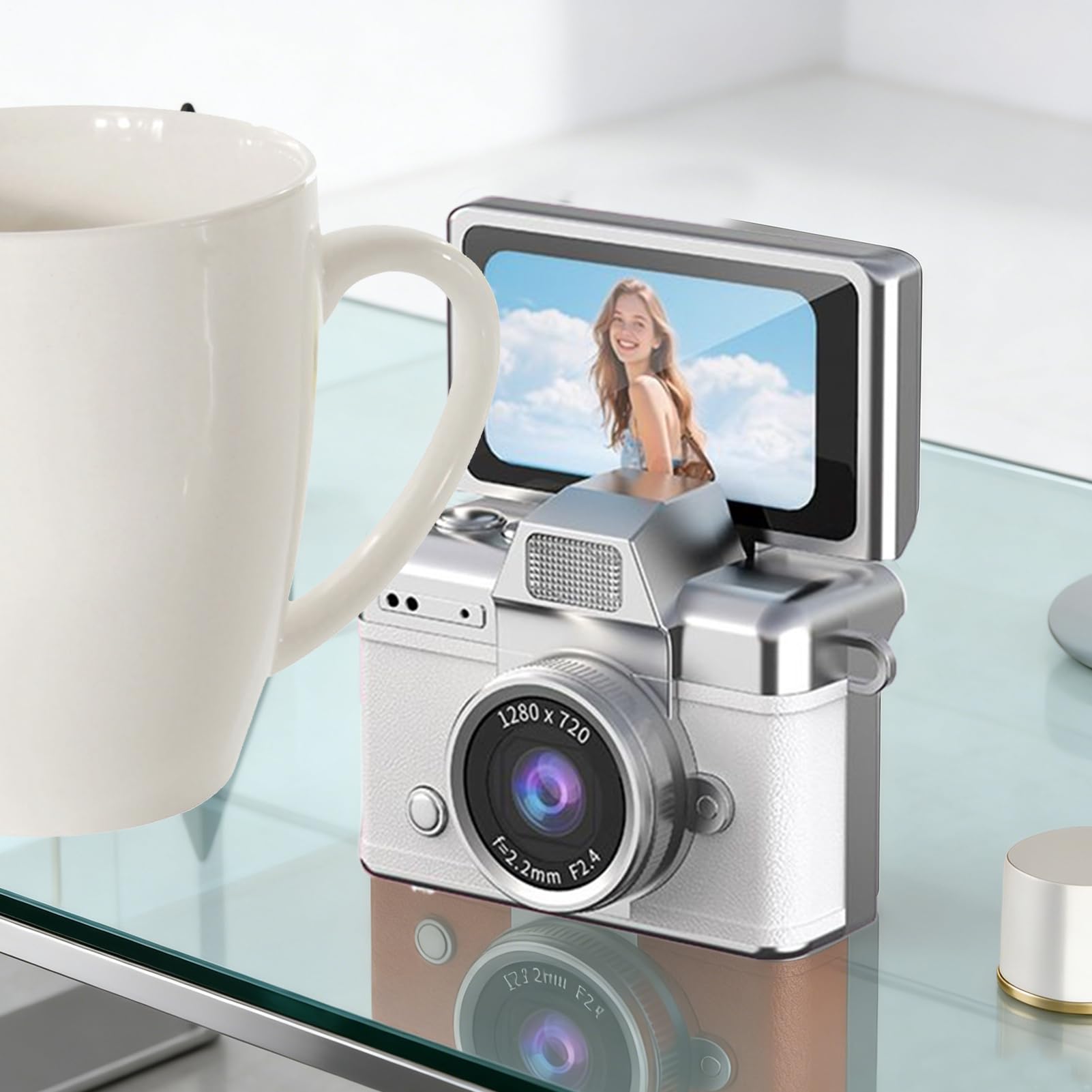 Amazon | ミニデジタルカメラ、レトロデジタルデザイン、3.8*2.7*2.3cm