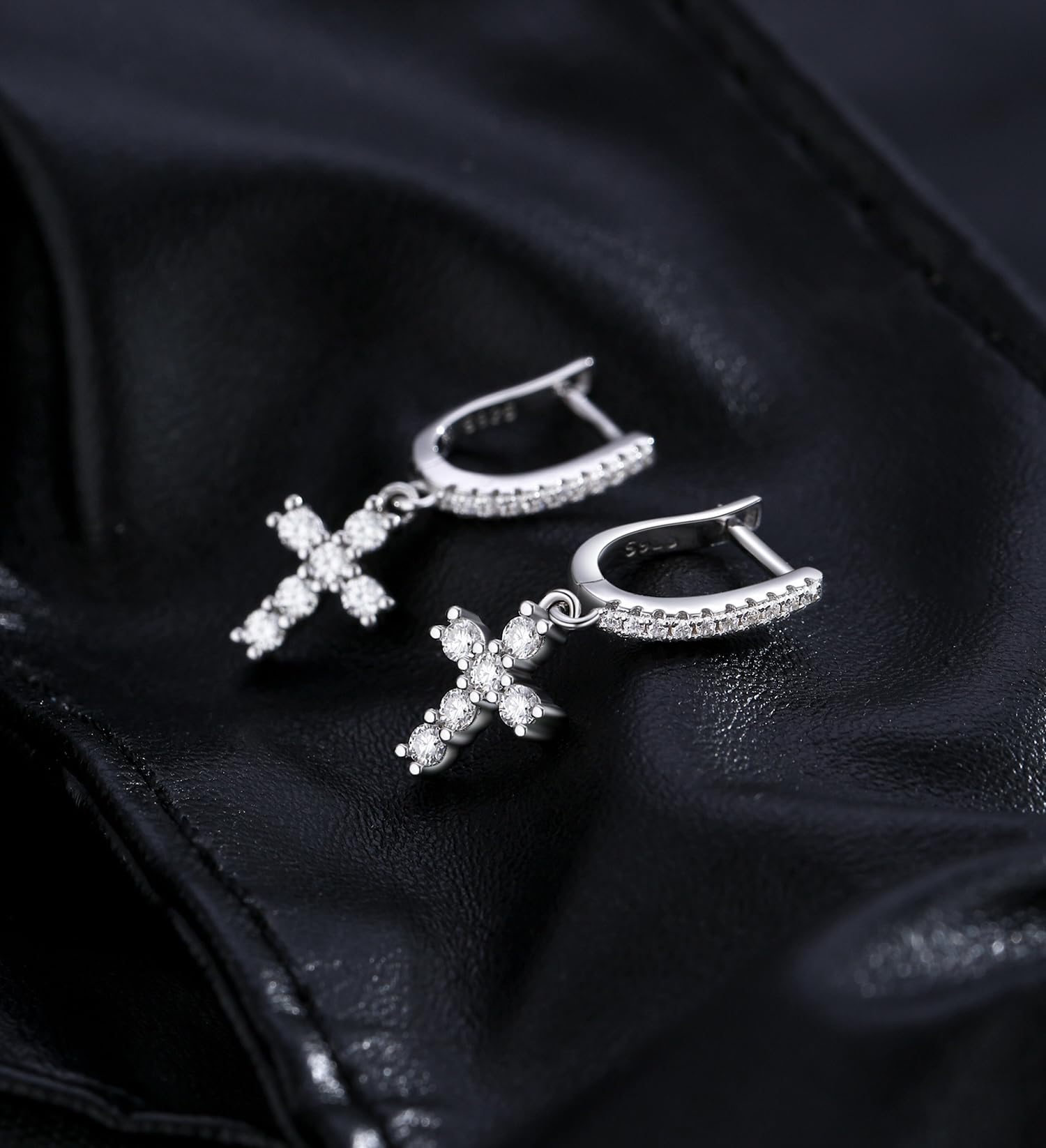 Orecchini da donna in argento sterling 925 Orecchini pendenti a croce Zirconi ornamenti da indossare tutti i giorni Un regalo per lei
