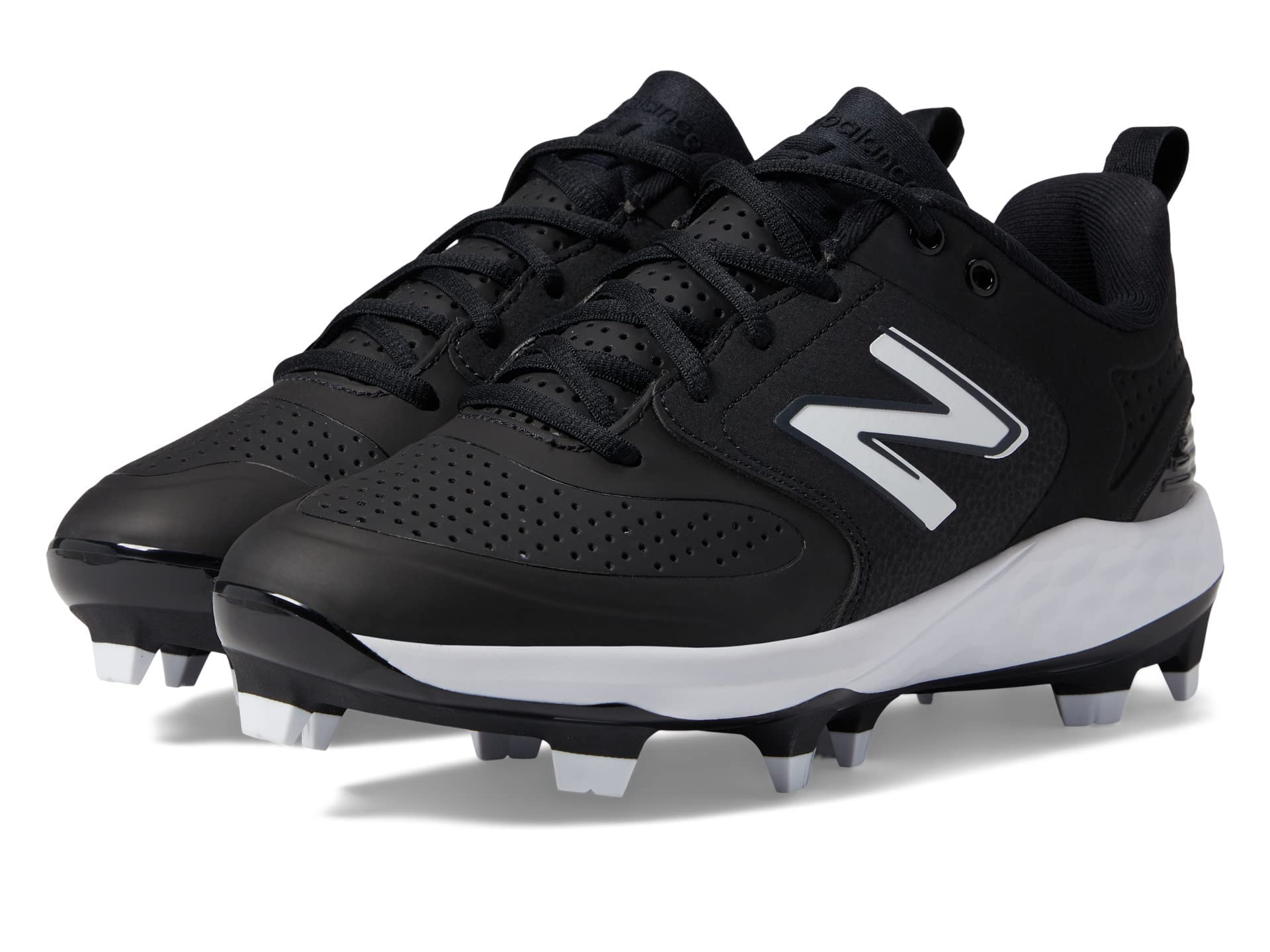 New Balance Women's Fresh Foam Velo V3 Molded Softball Shoe, Black/White Synthetic, 5.5