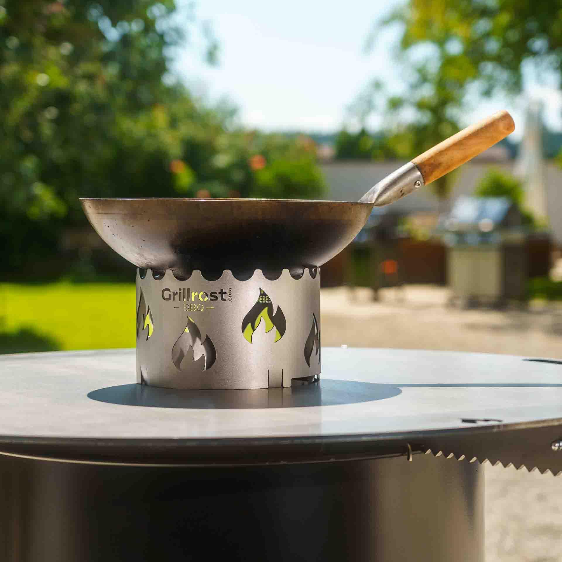 Grillrost.com Das Original Edelstahl Wokaufsatz | Krone für alle Feuerplatten mit 20cm Feuerloch mit Flammendesign
