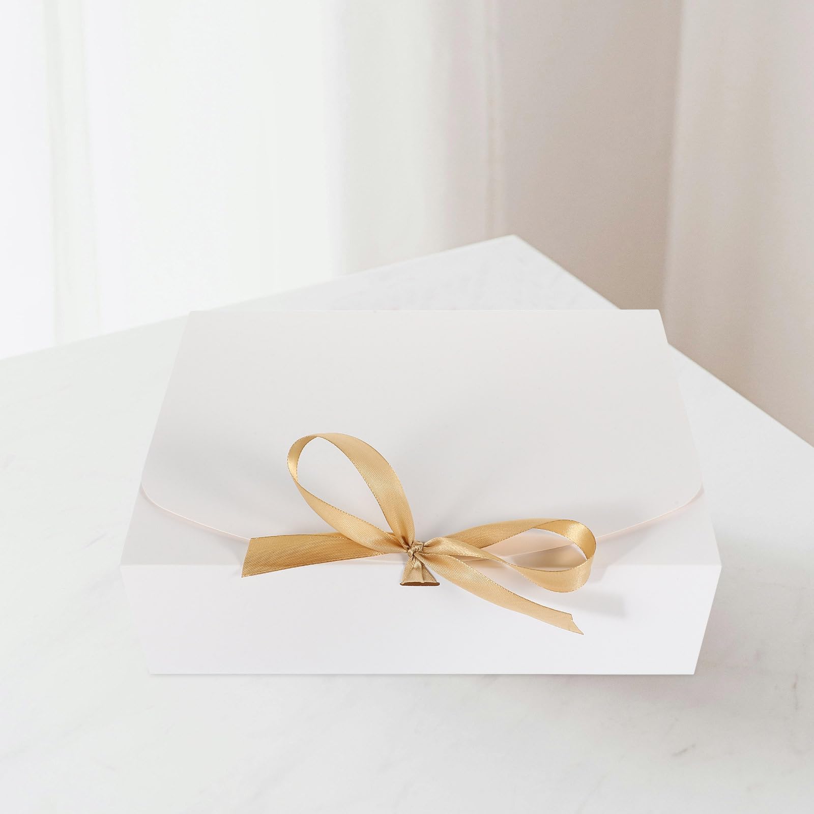 SECFOU 10 Stück Weiße Schachtel mit Verschlussdeckel aus Karton Faltbar und Einfach zu Öffnen Geschenkbox für Schmuck und Kerzen zu Weihnachten und Valentinstag