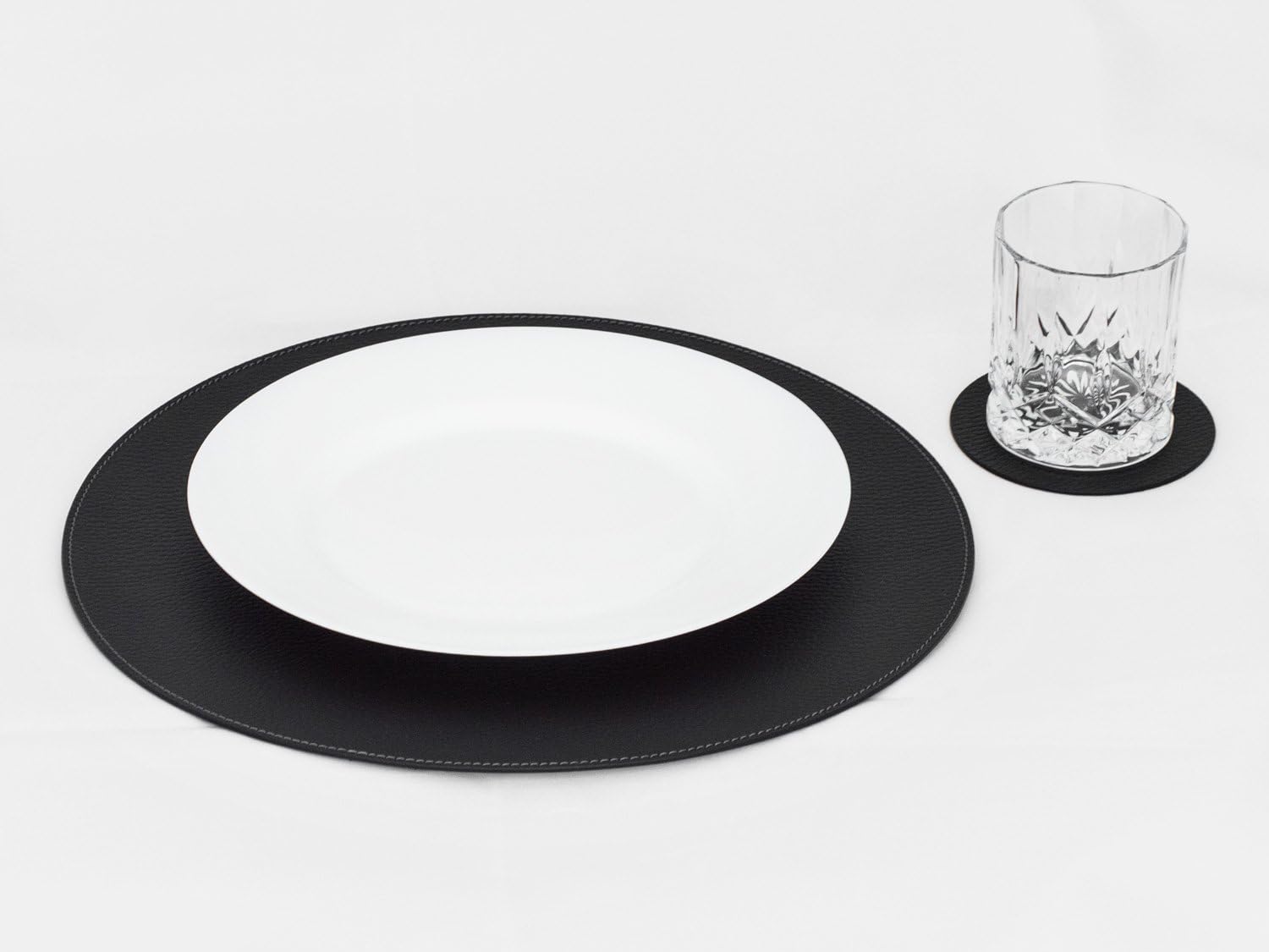 Nikalaz Set of Round Placemats and Coasters, 4 Table Mats and 4
