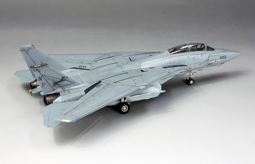 1/72 F-14Dトムキャット　ファインモールド Amazon | ファインモールド(FineMolds) 1/72 航空機シリーズ