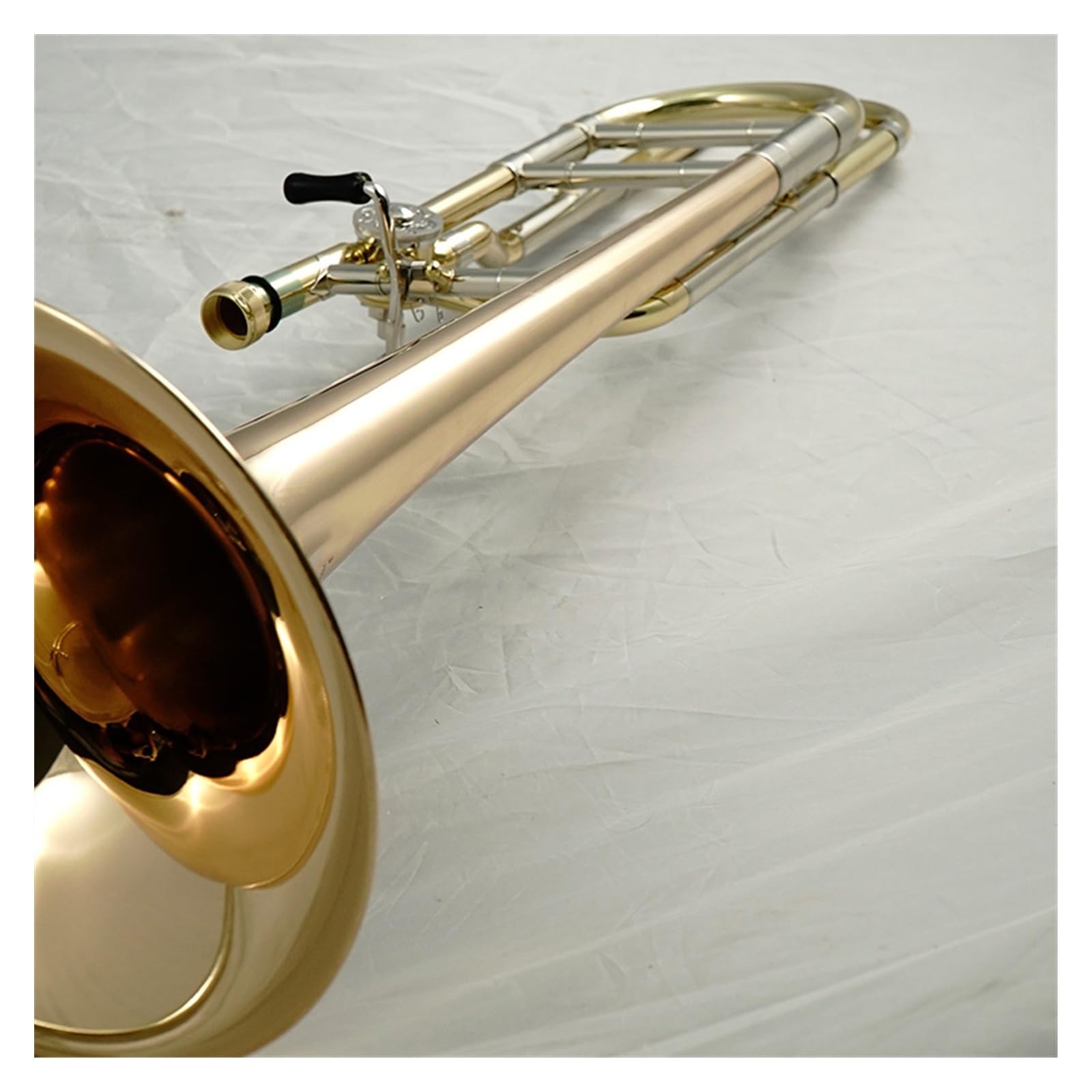 Puzon Instrument puzon tenorowy przeznaczony do występów profesjonalnych