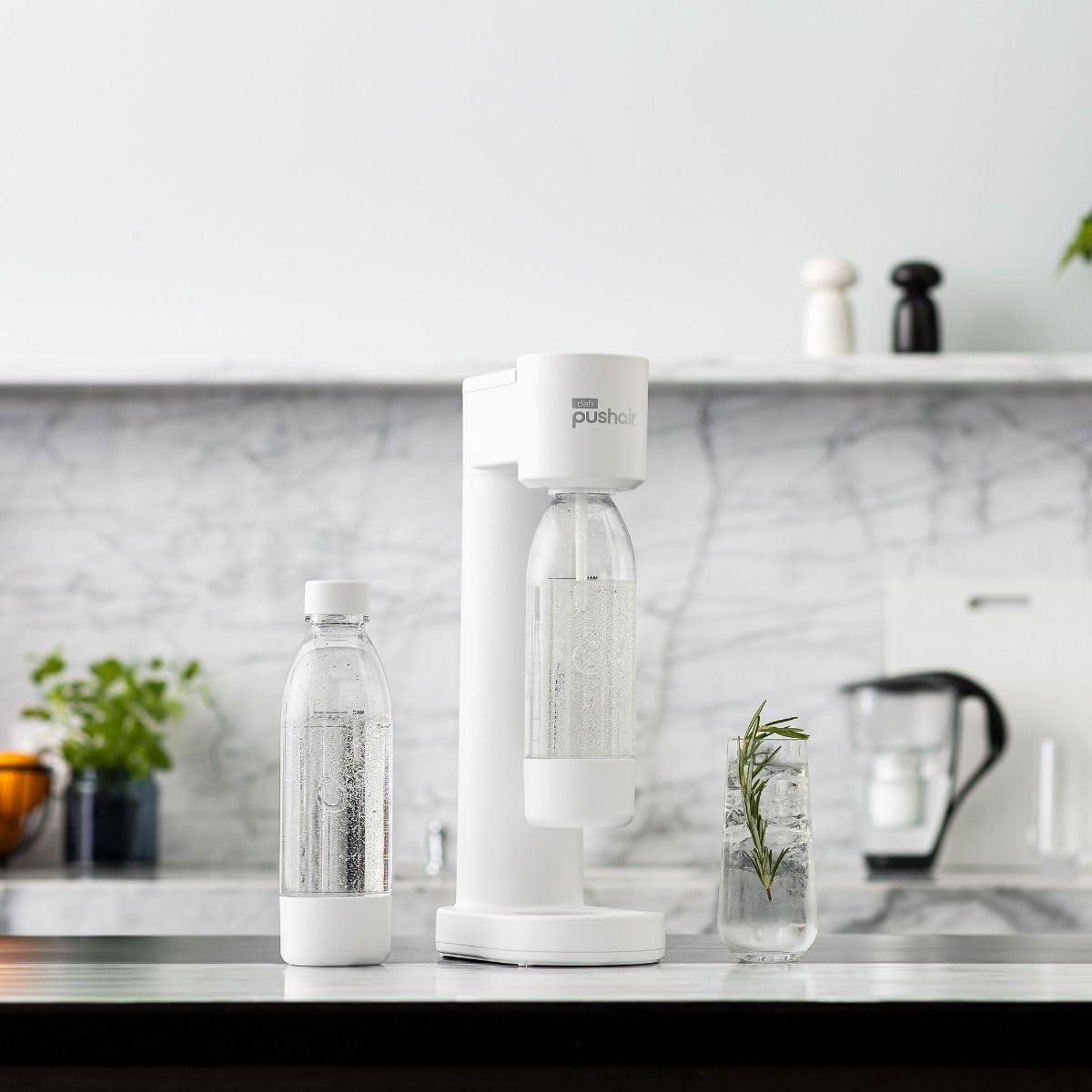 Saturateur d'eau PUSHAIR Dafi siphon blanc + cartouche CO2 + bouteille 0,7 - Eau gazeuse idéale dans votre cuisine, simplicité et fonctionnalité