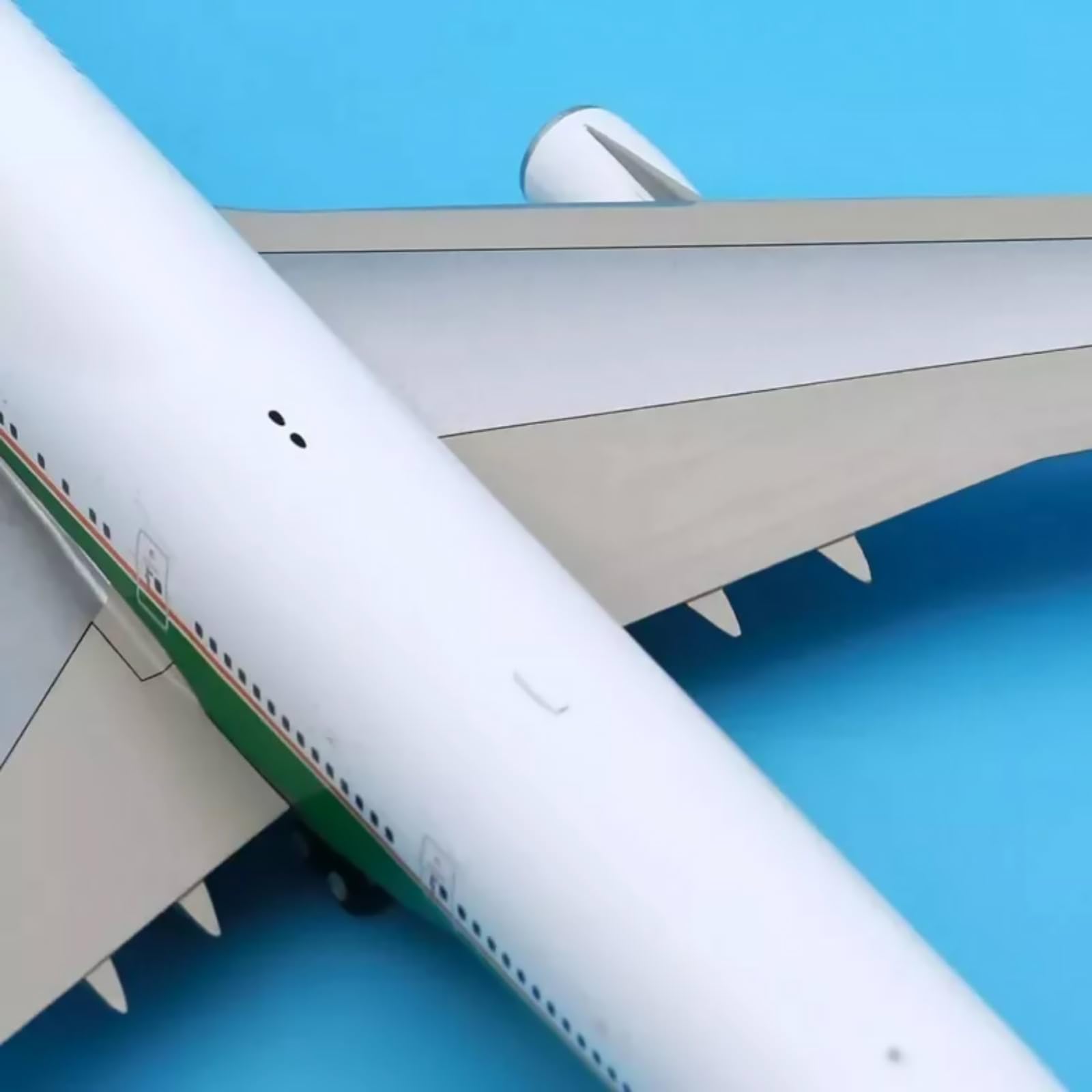 Amazon.co.jp: 1:350 合金 エヴァ航空 B747 飛行機模型 コレクションの