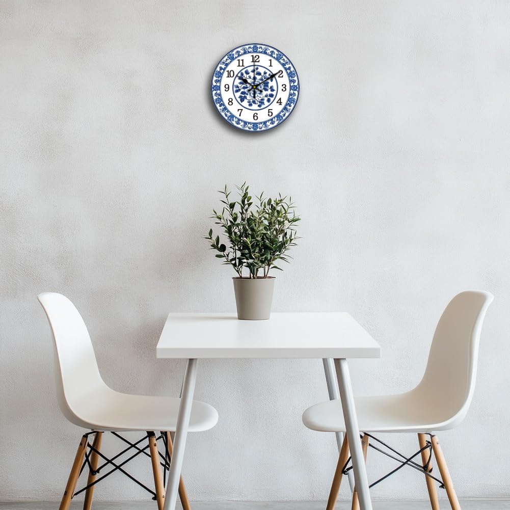 CHGCRAFT Orologio da parete in porcellana blu e bianco, 30,5 cm, funzionamento a batteria, silenzioso, senza ticchettio, con fiori, rotondo, decorativo, per ufficio, casa, cucina