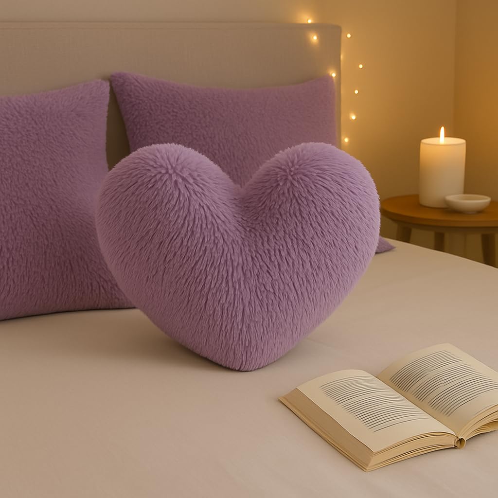 Bella Nights Lilac Teddy Cuddles 3D Heart Shaped Fleece Cushion – Soft Warm & Cozy Filled Pillow – 100% Polyester Teddy Bear Fleece – Comfortable Home Decor Cushion – 38 X 38Cm (Lilac)