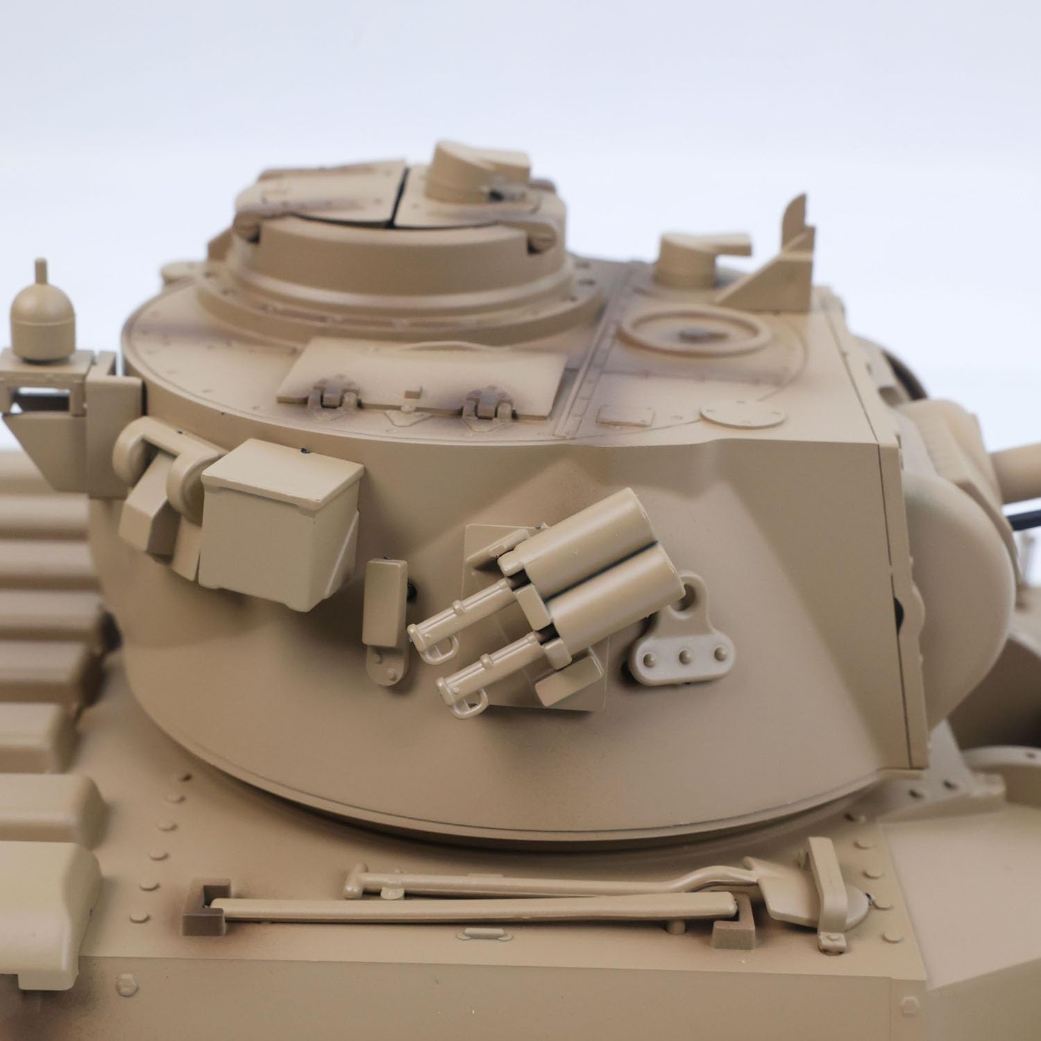 TOUCAN RC HOBBY Tongde 1/16 fern gesteuerter Militär Panzer Matilda III IV Revolver Rotation 320 Grad IR-Lichter klingt RC Elektro Modell Rauche inheit