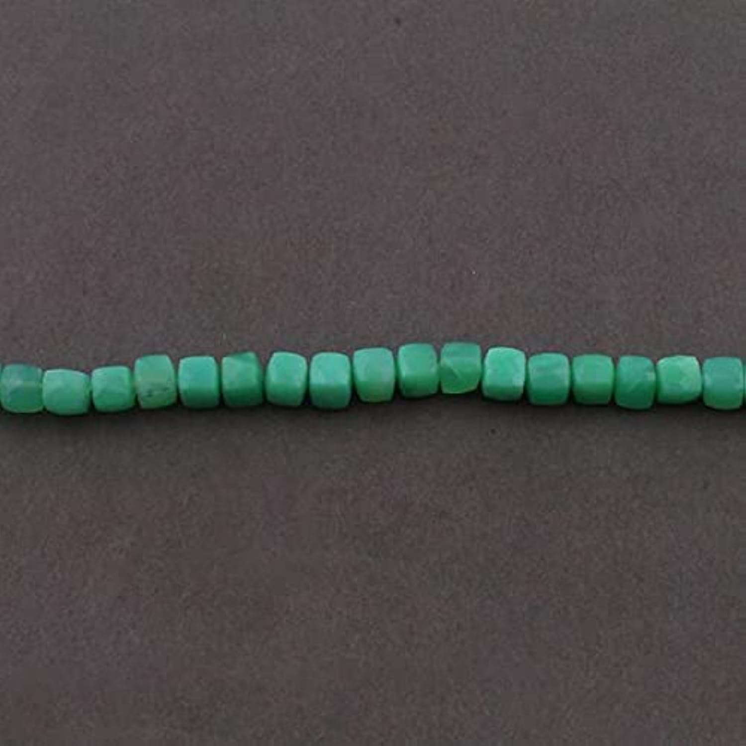 Chrysoprase faceted cube beads régulières pour éviter les défauts d'enfilage SB3436