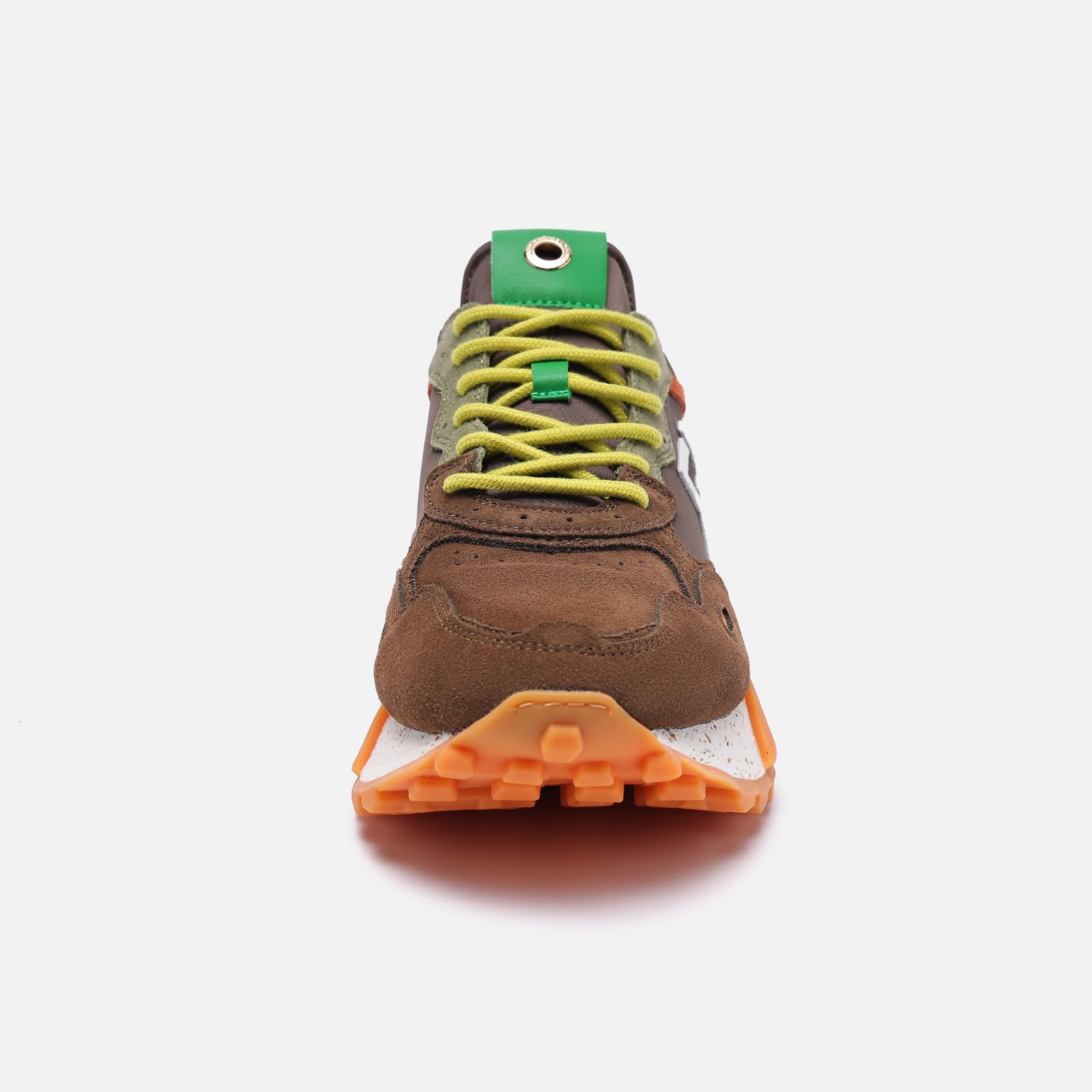 ELHANN.H La NSJ358 es una Zapatilla confeccionada en Piel.