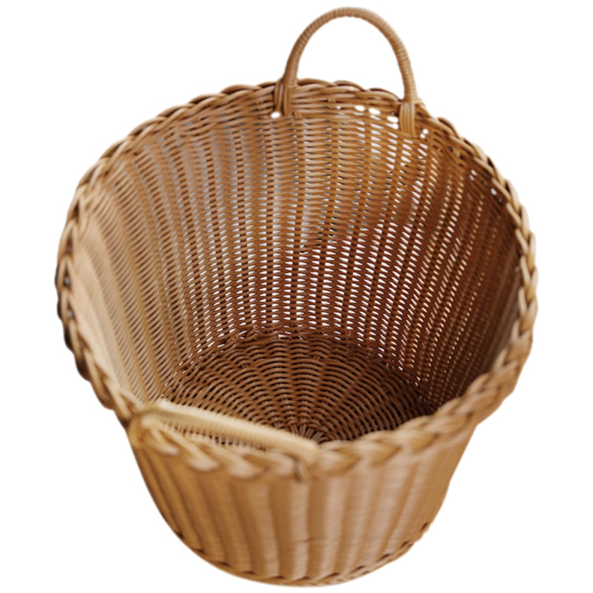 Panier à linge imitation rotin pour une salle de bain organisée au naturel