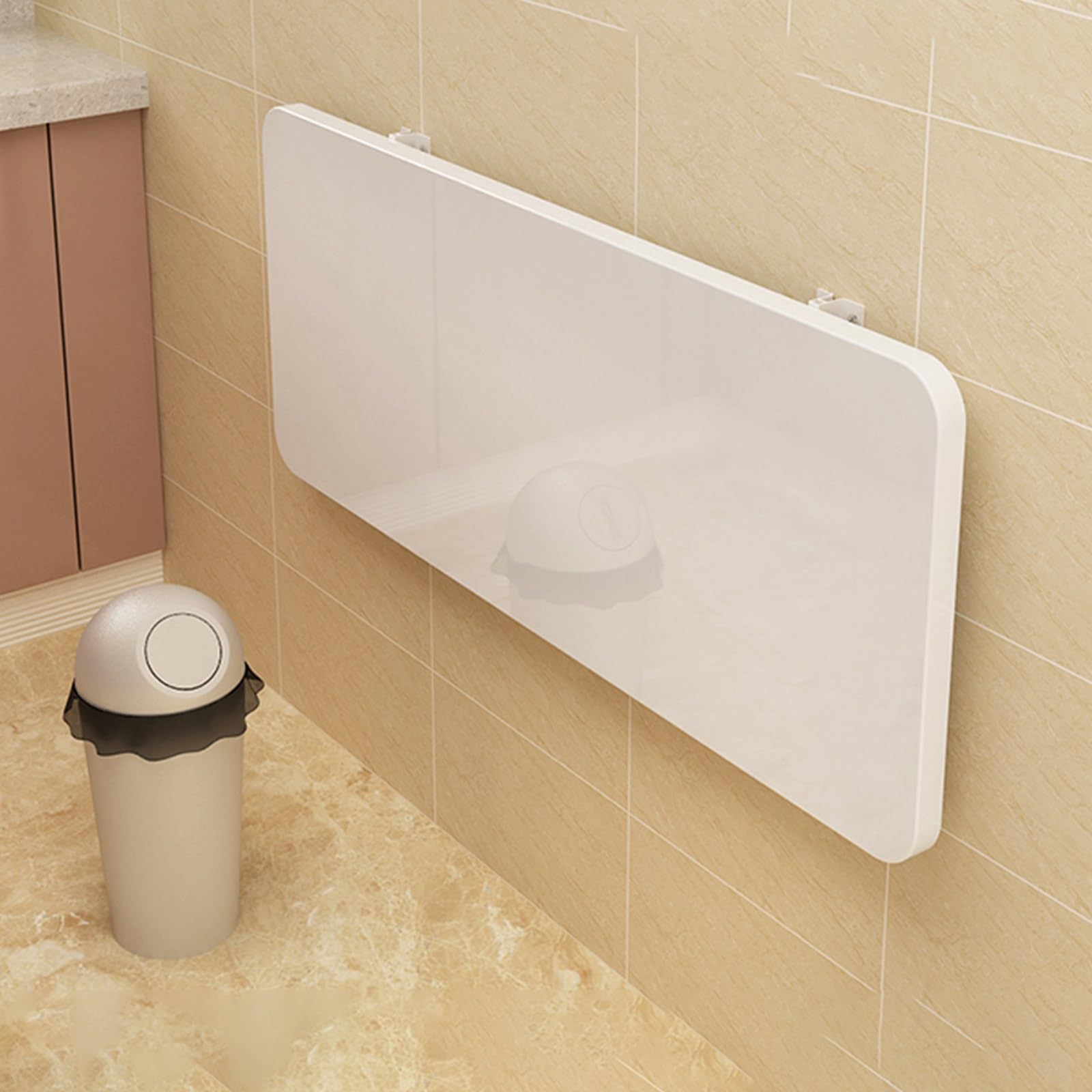 Table murale pliable pour optimiser une petite pièce