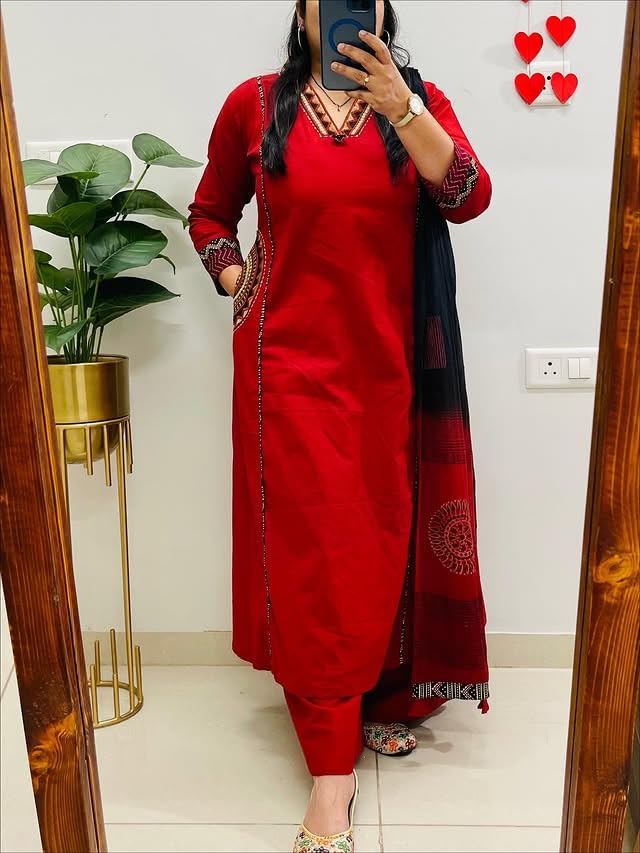 Image of MEERA FAB Women Floral Printed Pure Cotton Straight V-Neck Kurta with Palazzos & Dupatta