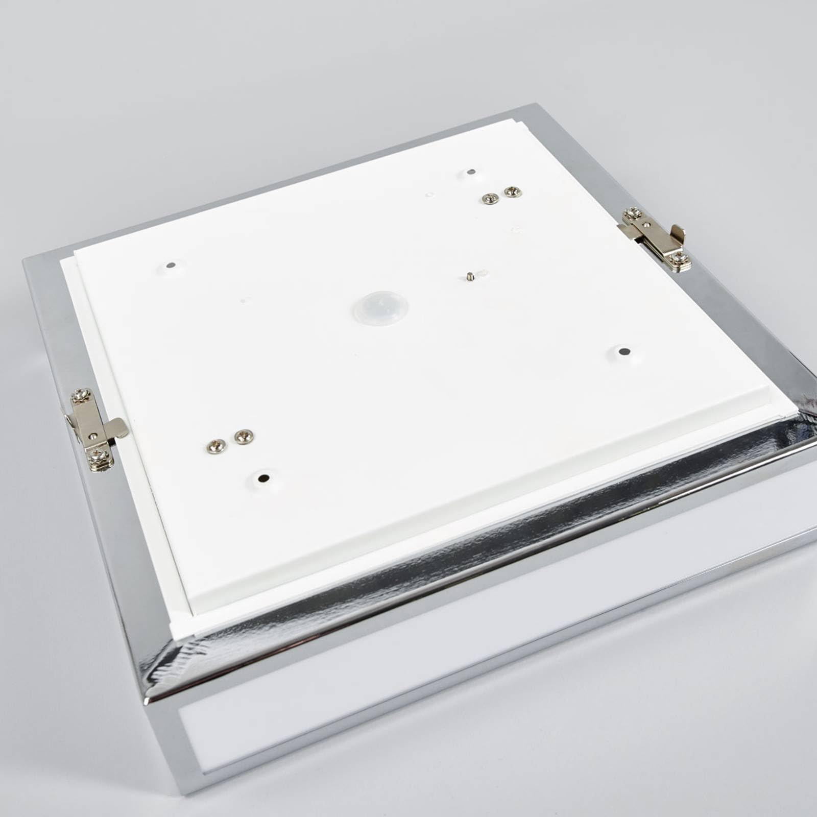 Lindby Plafonnier Salle De Bain Eniola à intensité variable (Moderne) en Argent e. a. pour de bain (à 2 lampes, E27) WC Luminaire Lampe Plafond Eclerage