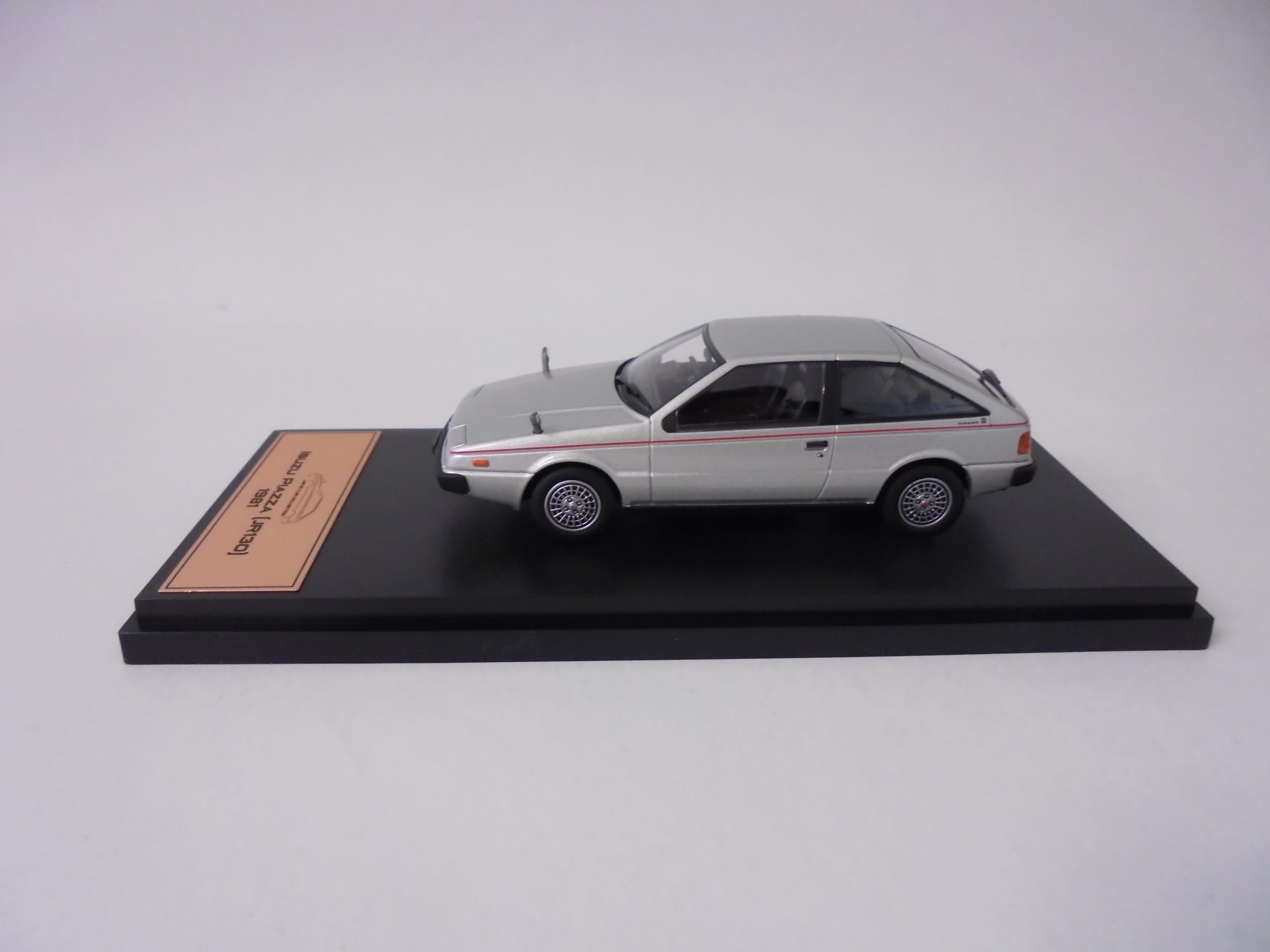 OPO 10 - Collectible miniature car 1/43 compatible with Isuzu Piazza 1981 - JPL43, Metallic - Image 2