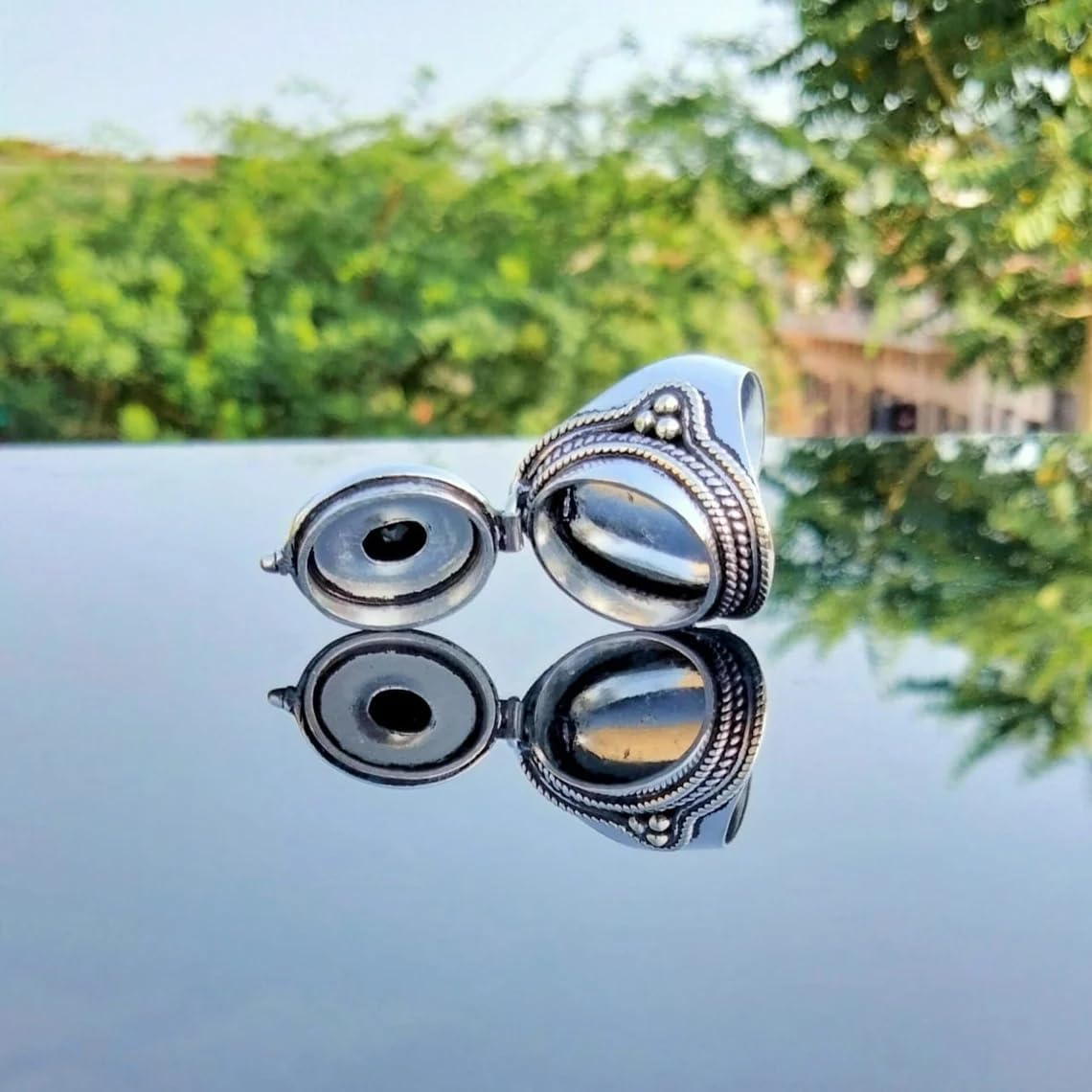 Exquisite Black Onyx Poison Ring - Genuine 92.5 Sterling Silver Locket with Hidden Compartment, Handmade Pill Box Ring for Women - The Perfect Thoughtful Gift for Her