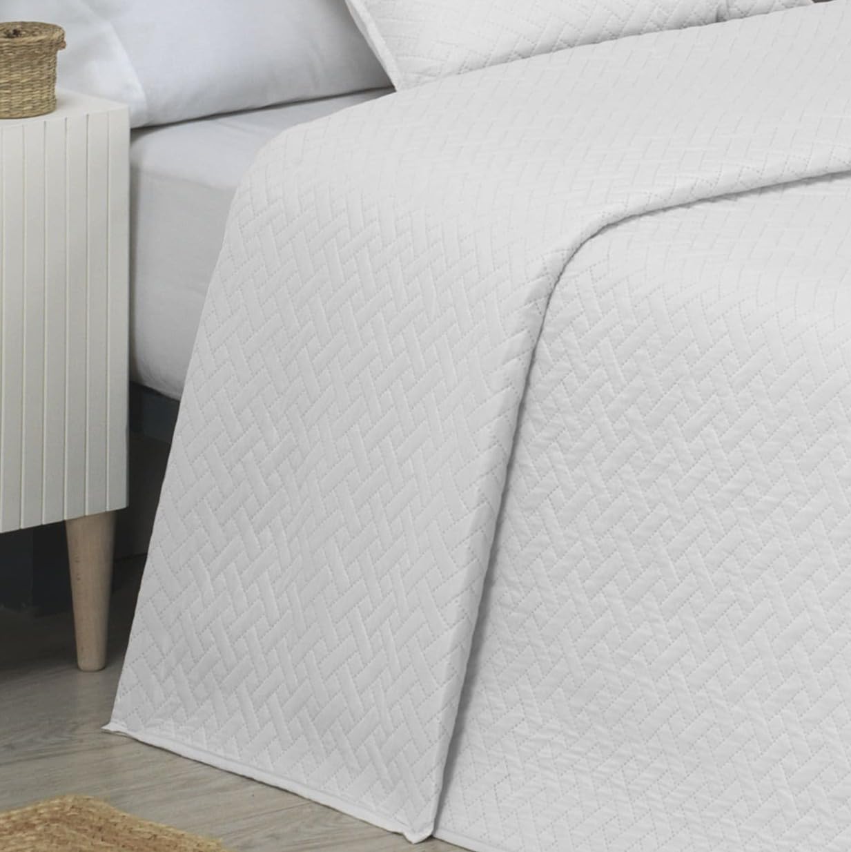 Donegal Collections - Colcha Bouti Lisa Acolchada y Reversible + 2 Cojines Cama 150/160 cm, Color Blanco. Colcha Cubrecama de Microfibra Extrasuave, Primavera Verano, Fresca, Acolchado Fino