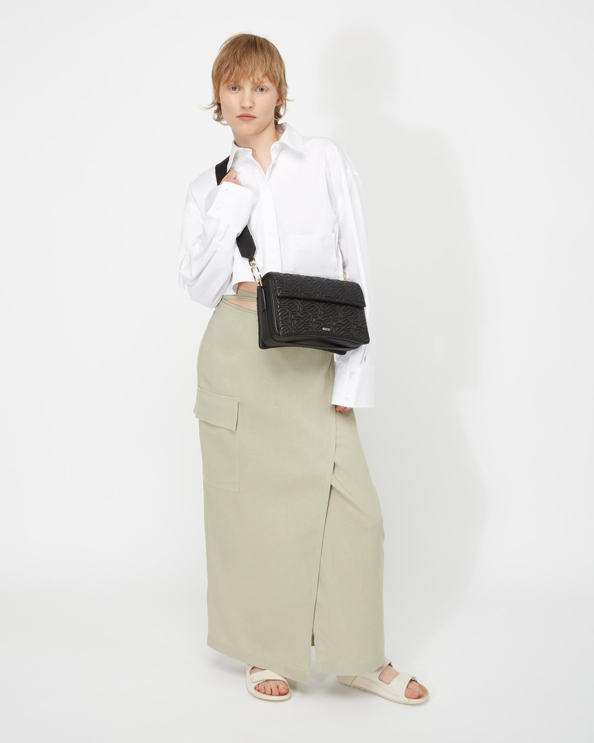 ECCO Large Pinch Crossbody, Czarna pikowana fala skóra, Large