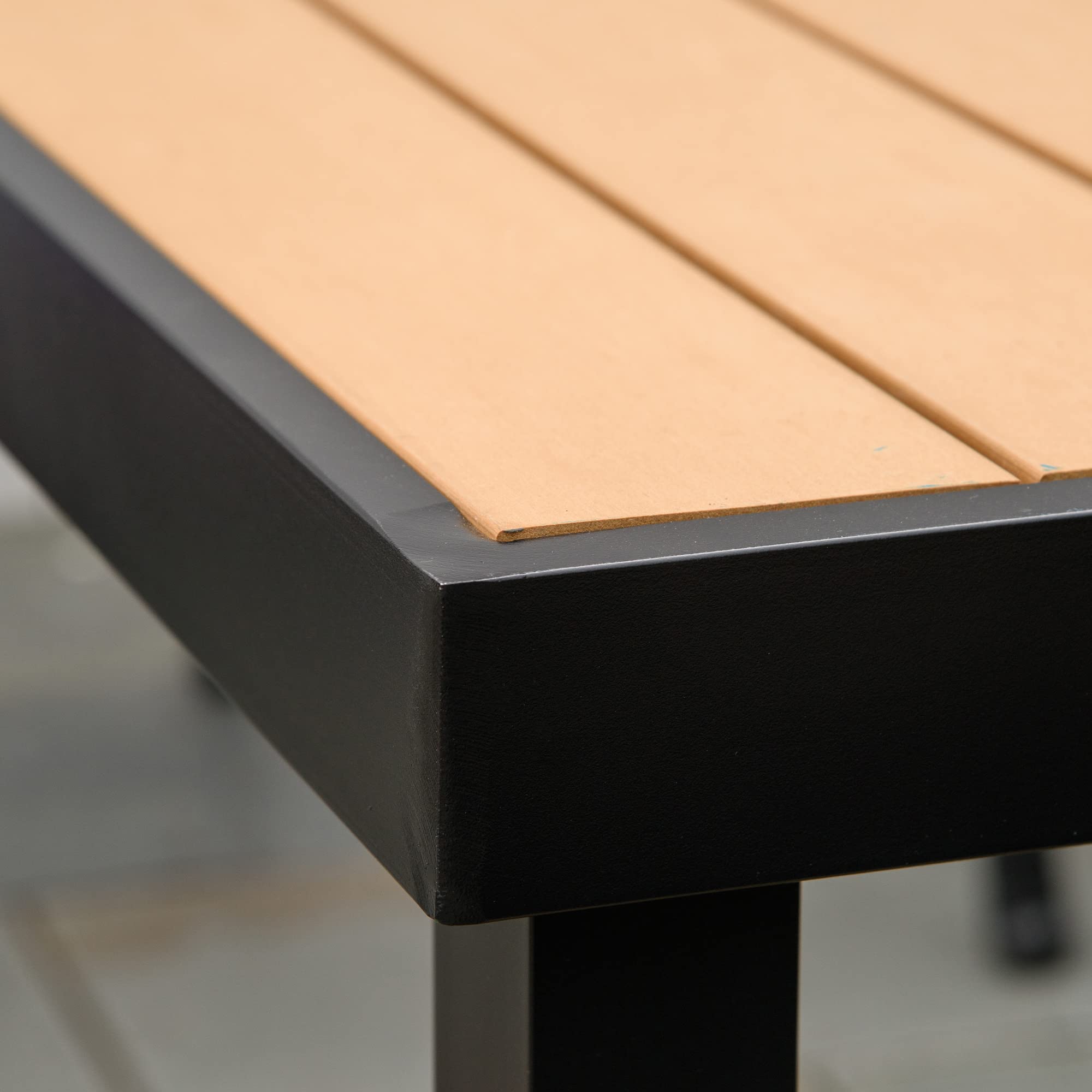 Outsunny Tavolo da Giardino per 6 Persone in Alluminio, Tavolo da Esterno in Plastica per Terrazzo e Balcone, Nero e Color Legno