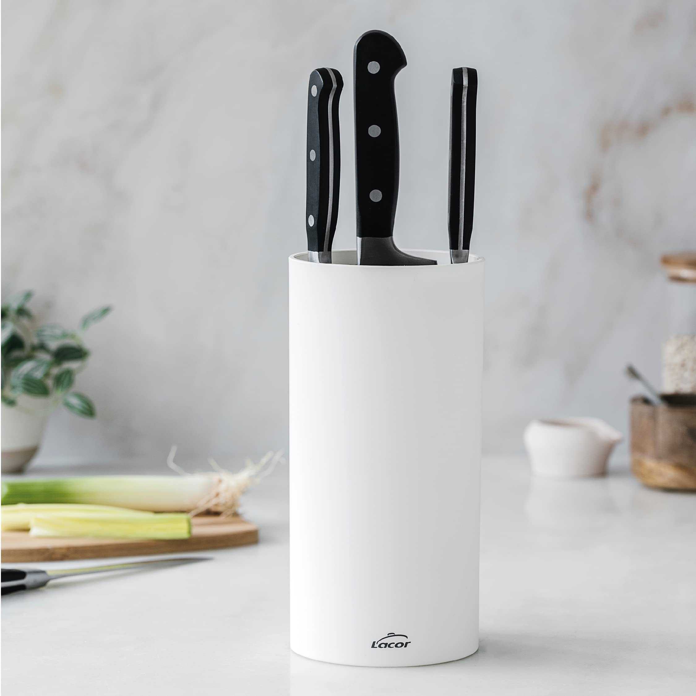 Lacor - 39037 - Taco de Cuchillos White, Bloque Universal para Cuchillos, Multidireccional, Color Blanco mate, Ø11cm, Altura 22cm, Apto para Lavavajillas.