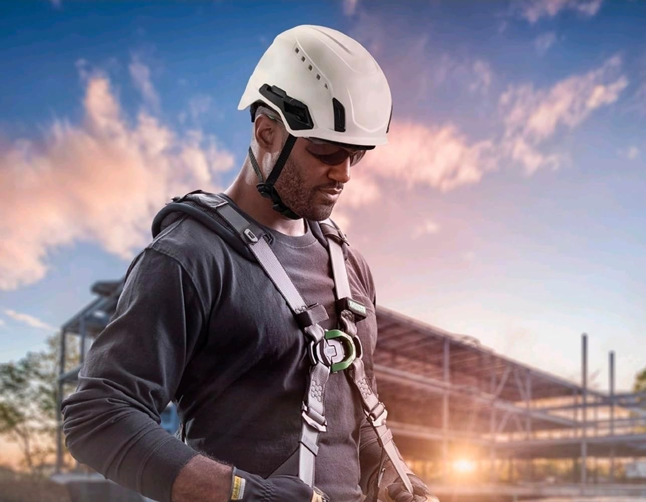 MSA V-Gard H2 Pro Safety Type 2 Helmet with Comfortable Fas-Trac III Ratchet Suspension |Push-Button Accessory Rail and Universal Lighting Clips | MIPS® Protection System | Standard Size
