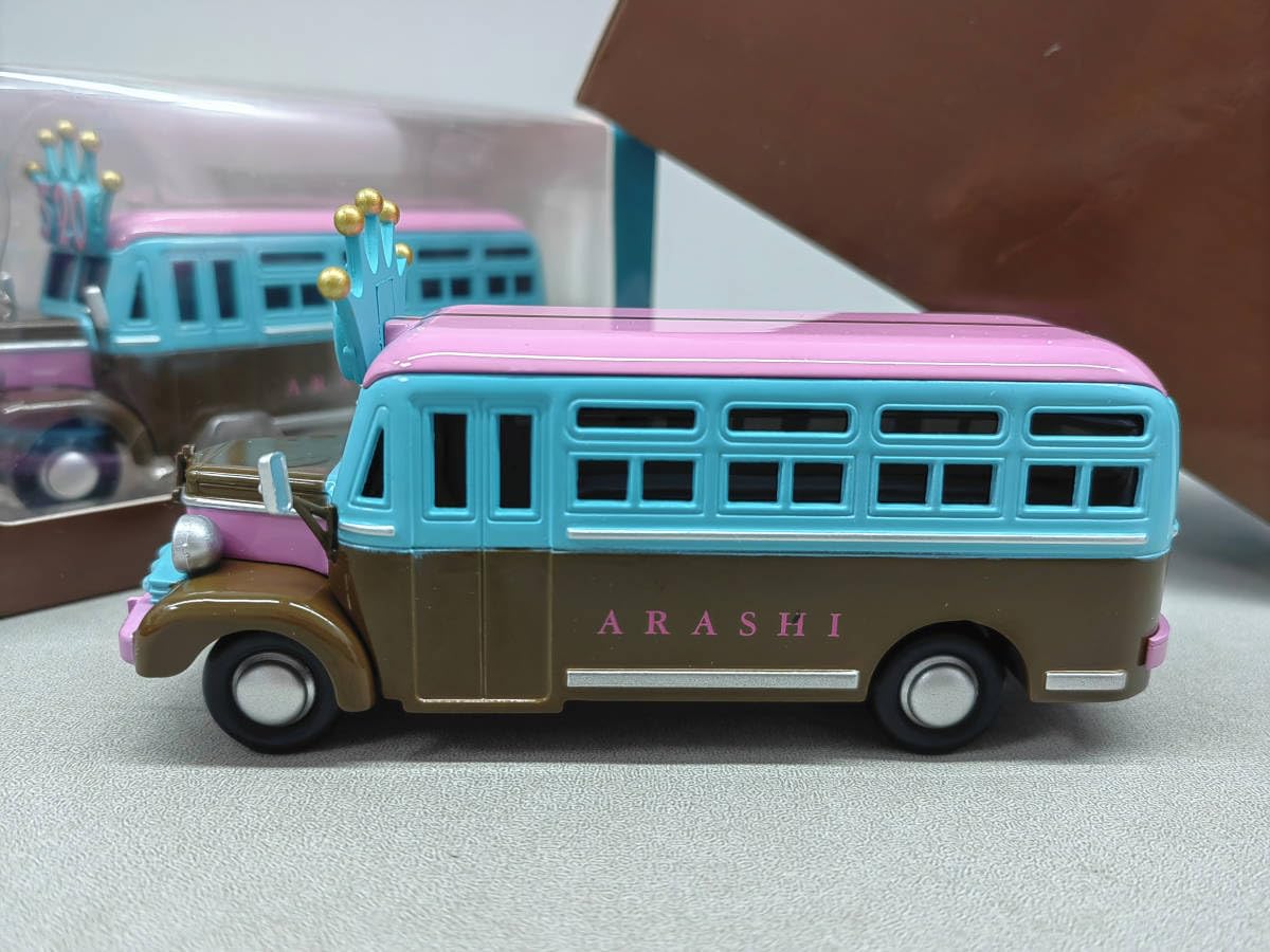 Amazon | 嵐を旅する展覧会 グッズ ダイキャストカー バス | ミニカー 