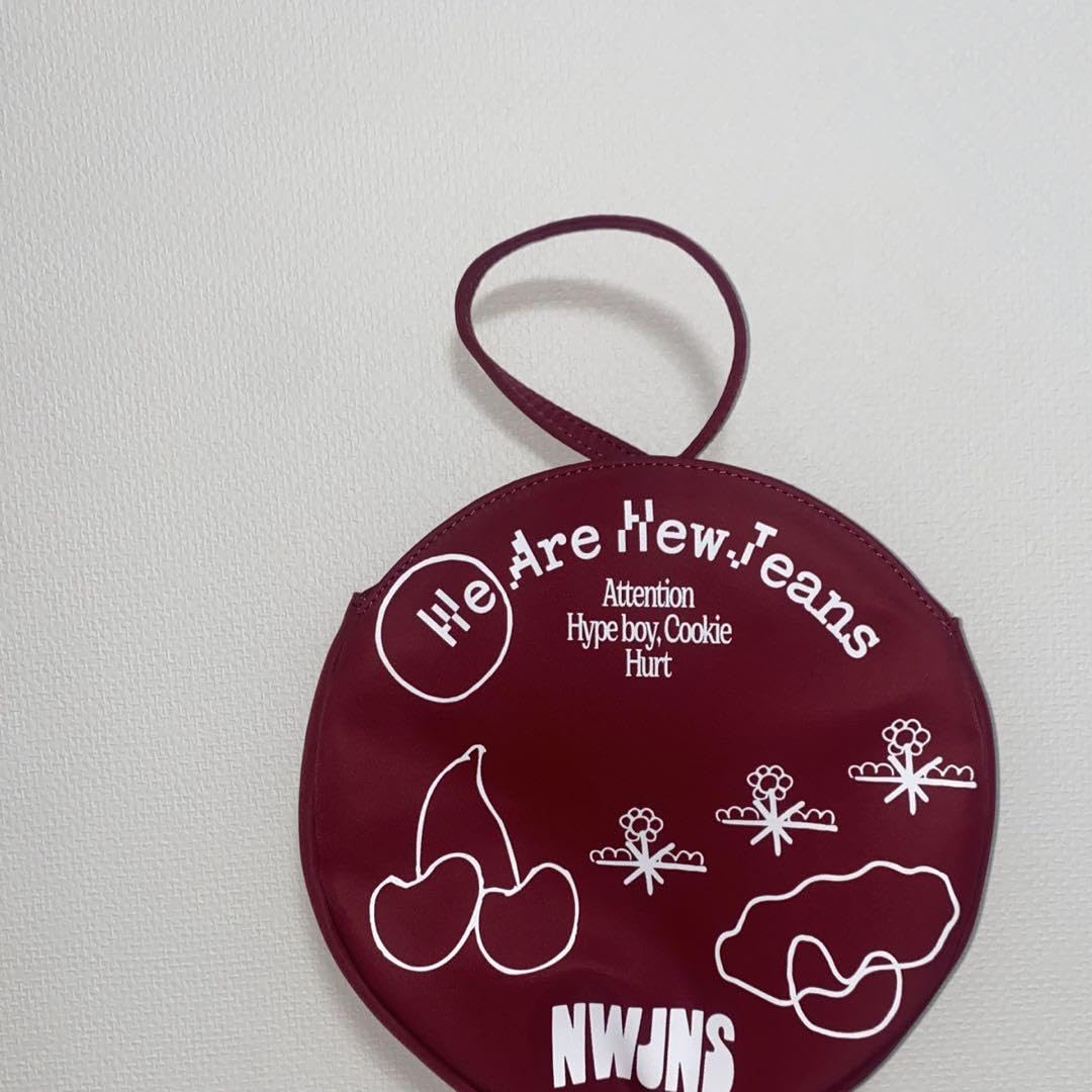 Amazon.co.jp: NewJeans 1st EP BAG ver. (RED) バッグ 赤 ホビー 