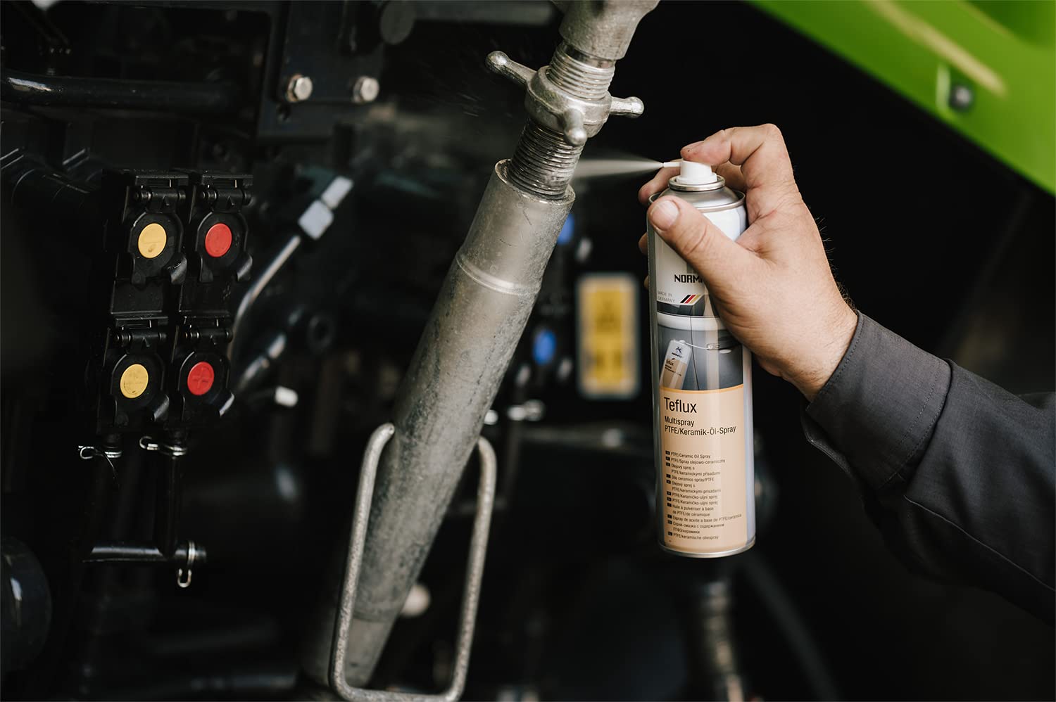 Normfest Teflux PTFE Keramik Multispray teilsynthetisches Hochleistungs Ölspray haftfest kriechfähig hochdruckbeständig korrosionsschützend silikonfrei für Industrie Handwerk Fahrzeuge 3x 400ml
