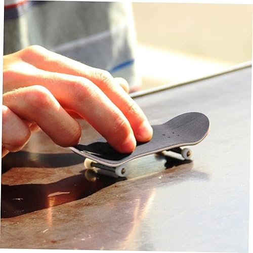 Miniatura 5 de Yardwe 4 unids Finger Skateboard Mini Skateboard Pro Skateboard Fingertip Movimiento Suministros Patineta Juguetes Tablas de Dedo para Niños