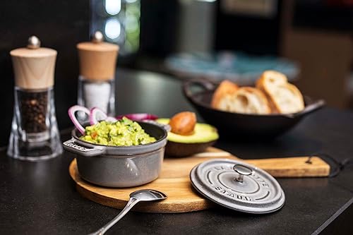 Miniatura 5 de Staub Mini Cocotte Redondo de Hierro Fundido de 0.25 cuartos de galón - Gris grafito, fabricado en Francia