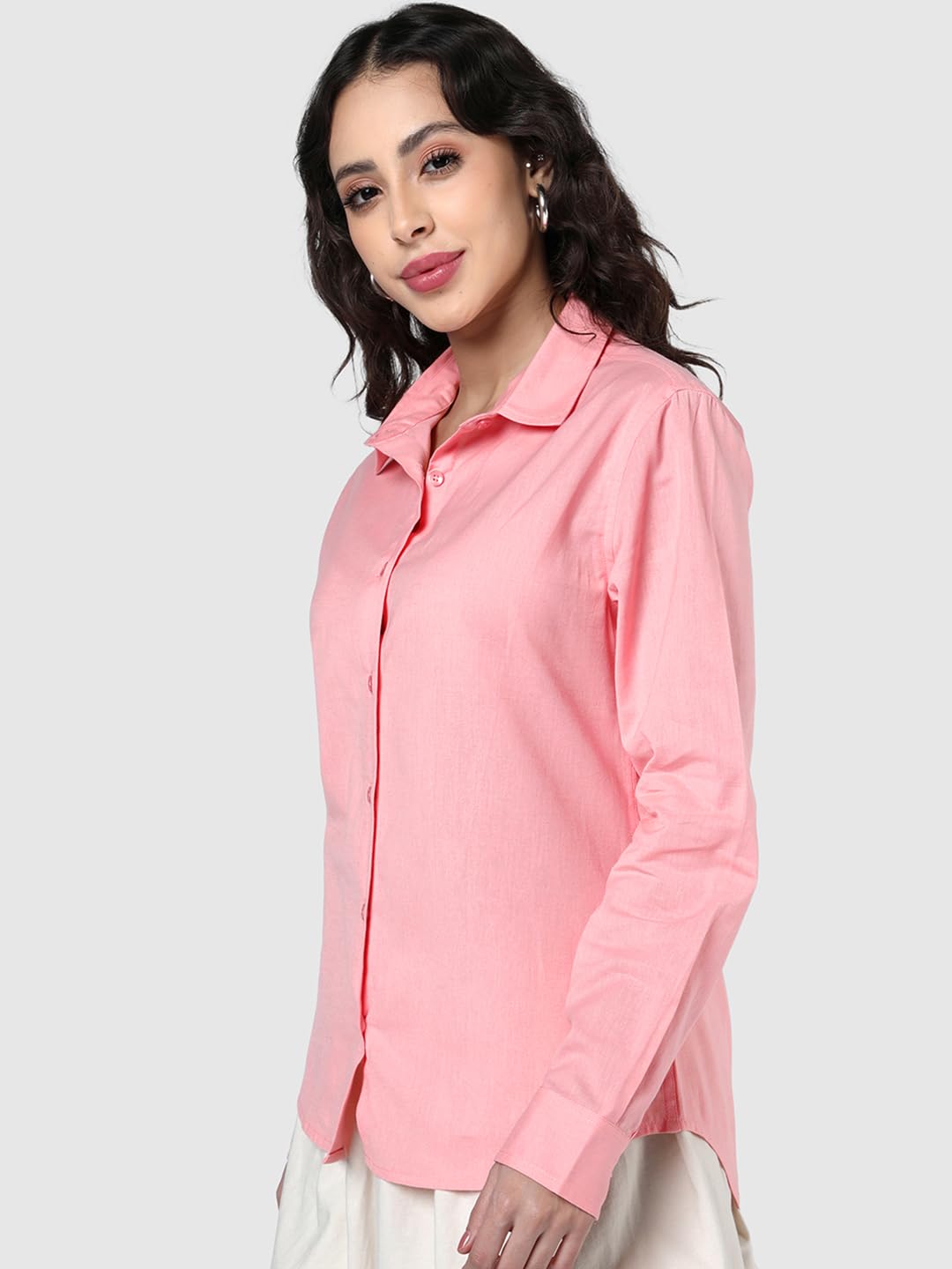 Bewakoof Camicia da donna tinta unita oversize con colletto a maniche lunghe in misto cotone e lino