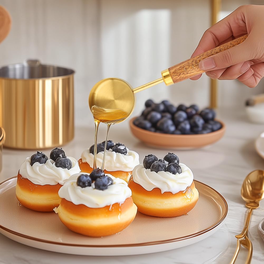 Gold Messbecher und Löffel 8er Set, Stapelbare Edelstahl Messlöffel und Messbecher Set mit Holzgriffen, Trocken- & Flüssigkeitsmessbecher zum Kochen & Backen