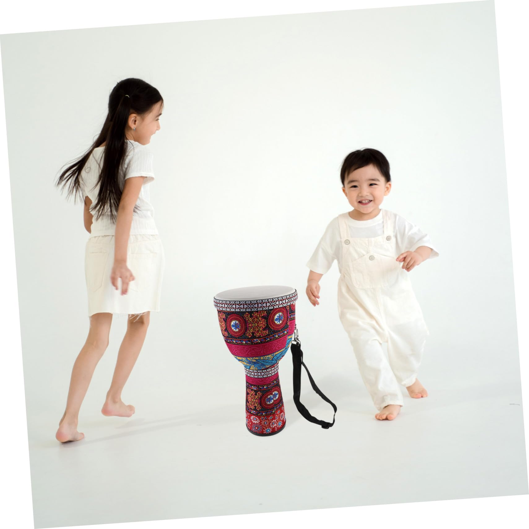 Kinder Musikinstrument Afrikanische Handtrommel aus PVC 8, 5 Zoll | 1 Stück, mit Trageriemen und Riemenschnur, Handbemaltes Muster, für Schule und Improvisation Zufälliger Stil