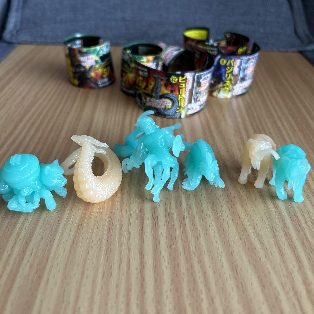 Amazon.co.jp: 最強王図鑑 チョコエッグキッズ おまけ 2体入り : おもちゃ