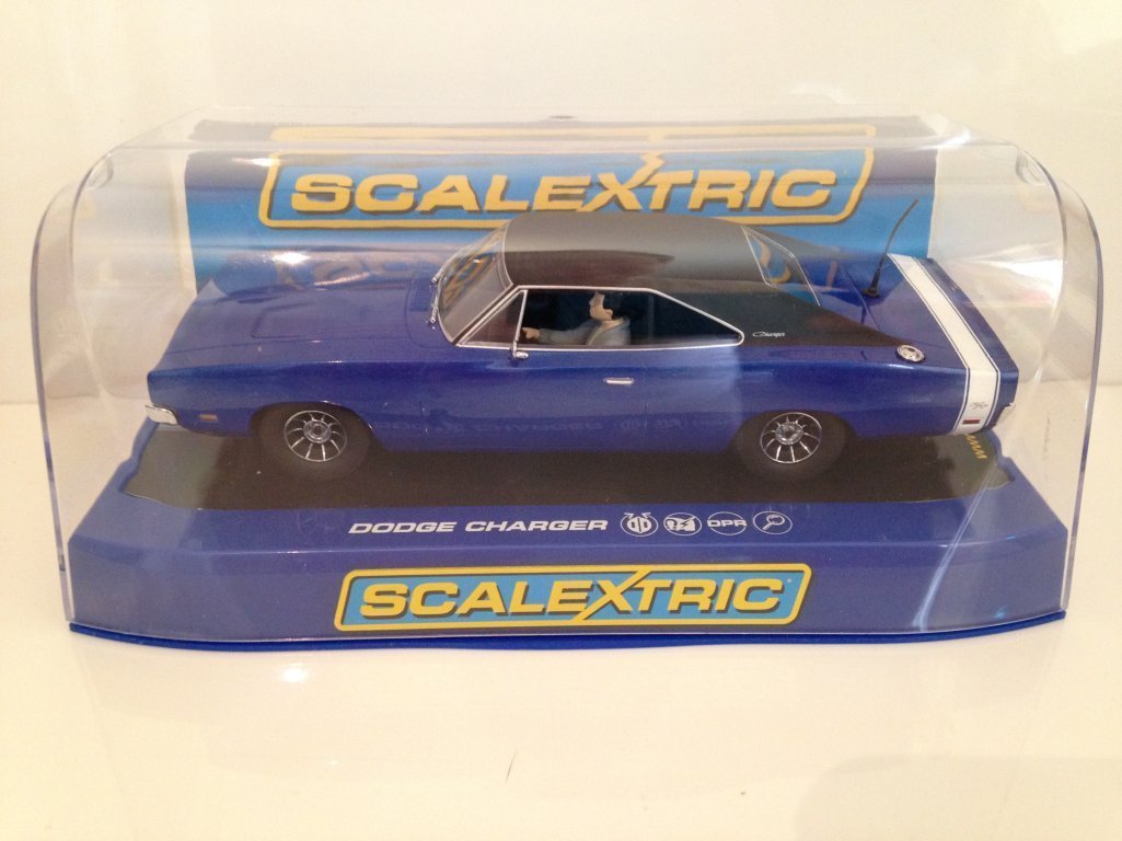 Scalextric 500003535 - 1:32 Coches hipódromo Dodge Charger Calle HD, Azul